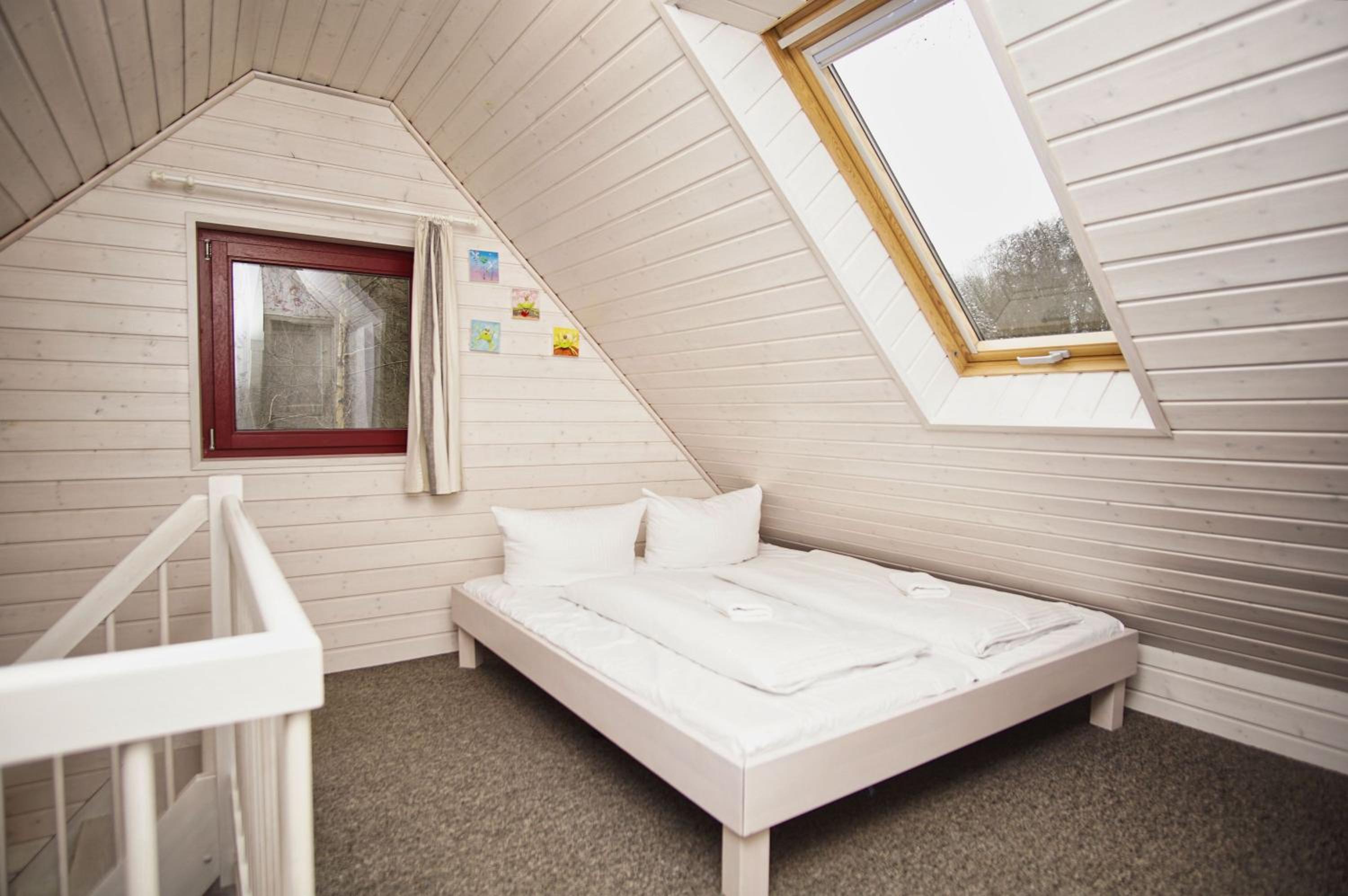 idyllische Lage, eigene Fasssauna, Kamin und Terrasse - Ferienhaus Rotkäppchen