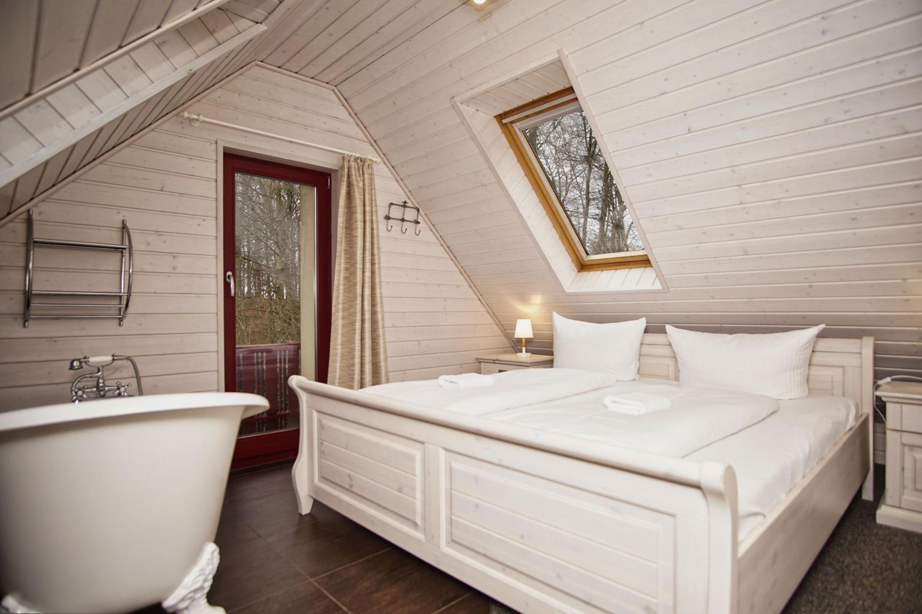 idyllische Lage, eigene Fasssauna, Kamin und Terrasse - Ferienhaus Rotkäppchen
