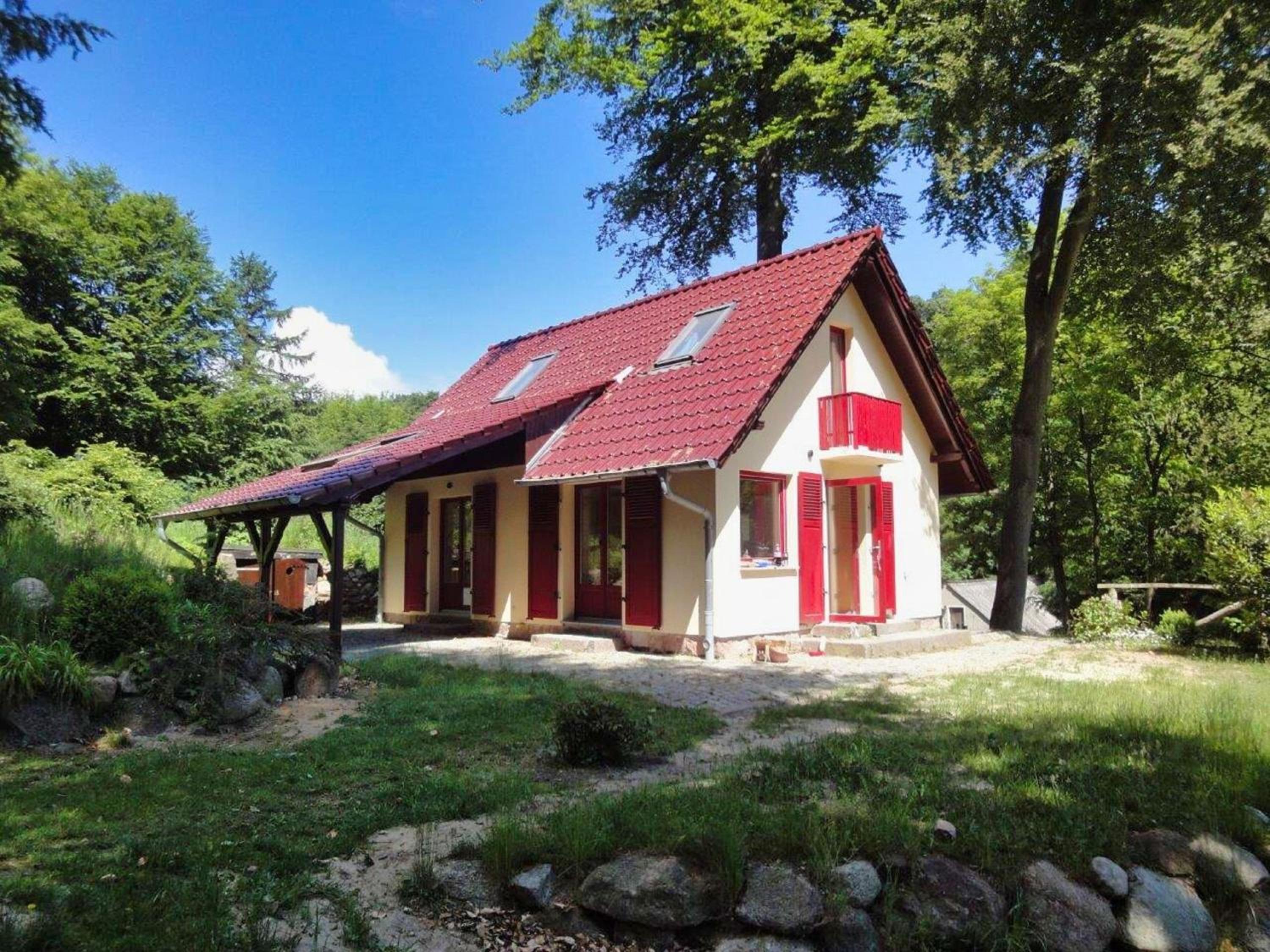 idyllische Lage, eigene Fasssauna, Kamin und Terrasse - Ferienhaus Rotkäppchen