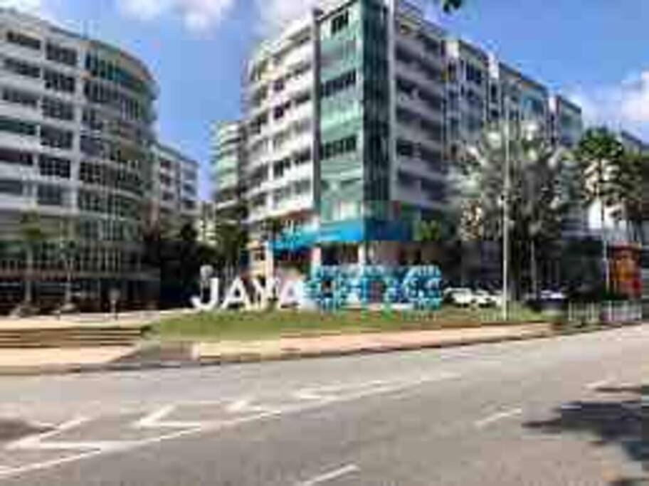 Entire Unit Pacific 63 JayaonePJ Pool Balcony photo 7