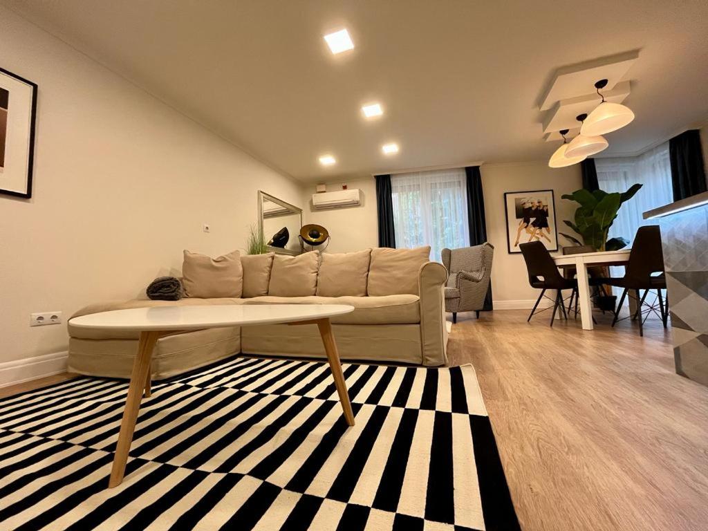 Ground Floor Park Bestern view 4