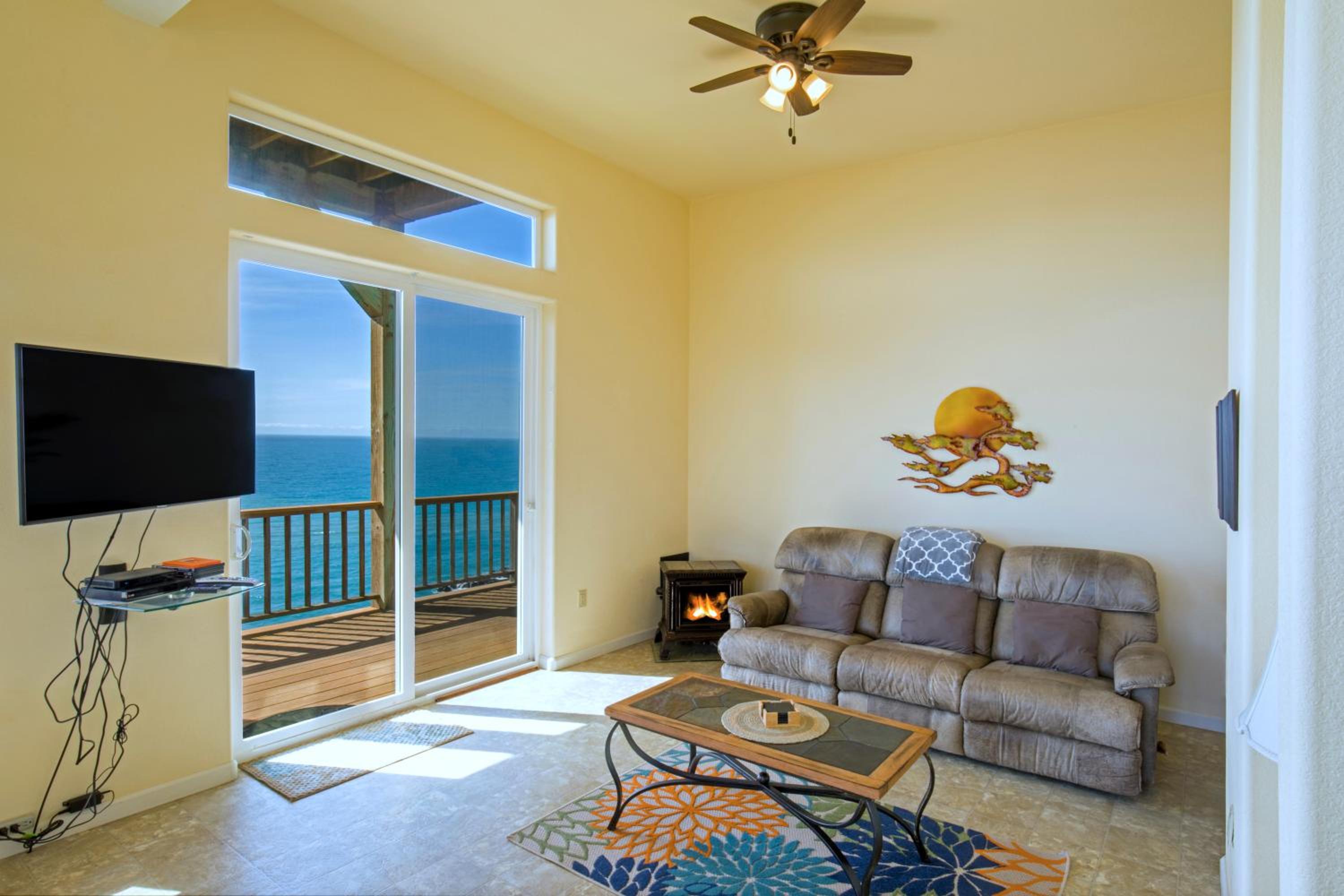 Incredible Ocean View, Oceanfront! by OceanviewHotTubs Shelter Cove, CA Tesla EV station