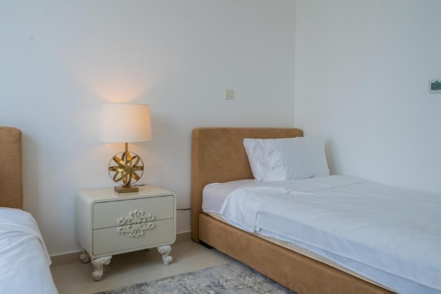 Splendid Apartments with Burj Khalifa and Fountain View