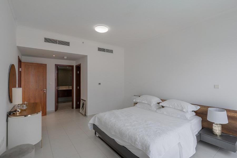 Splendid Apartments with Burj Khalifa and Fountain View