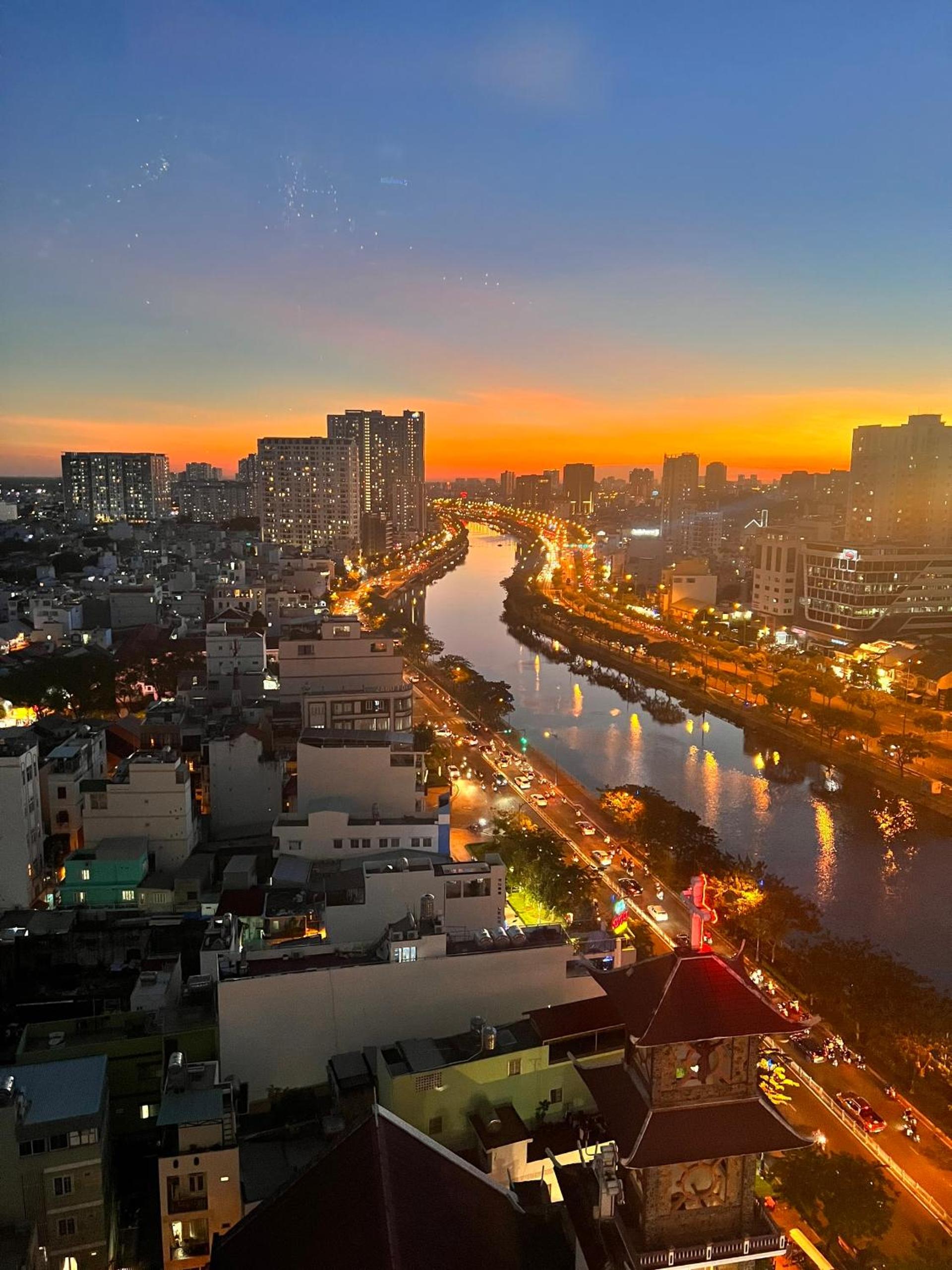 Jun Infinity Home Rivergate Residence