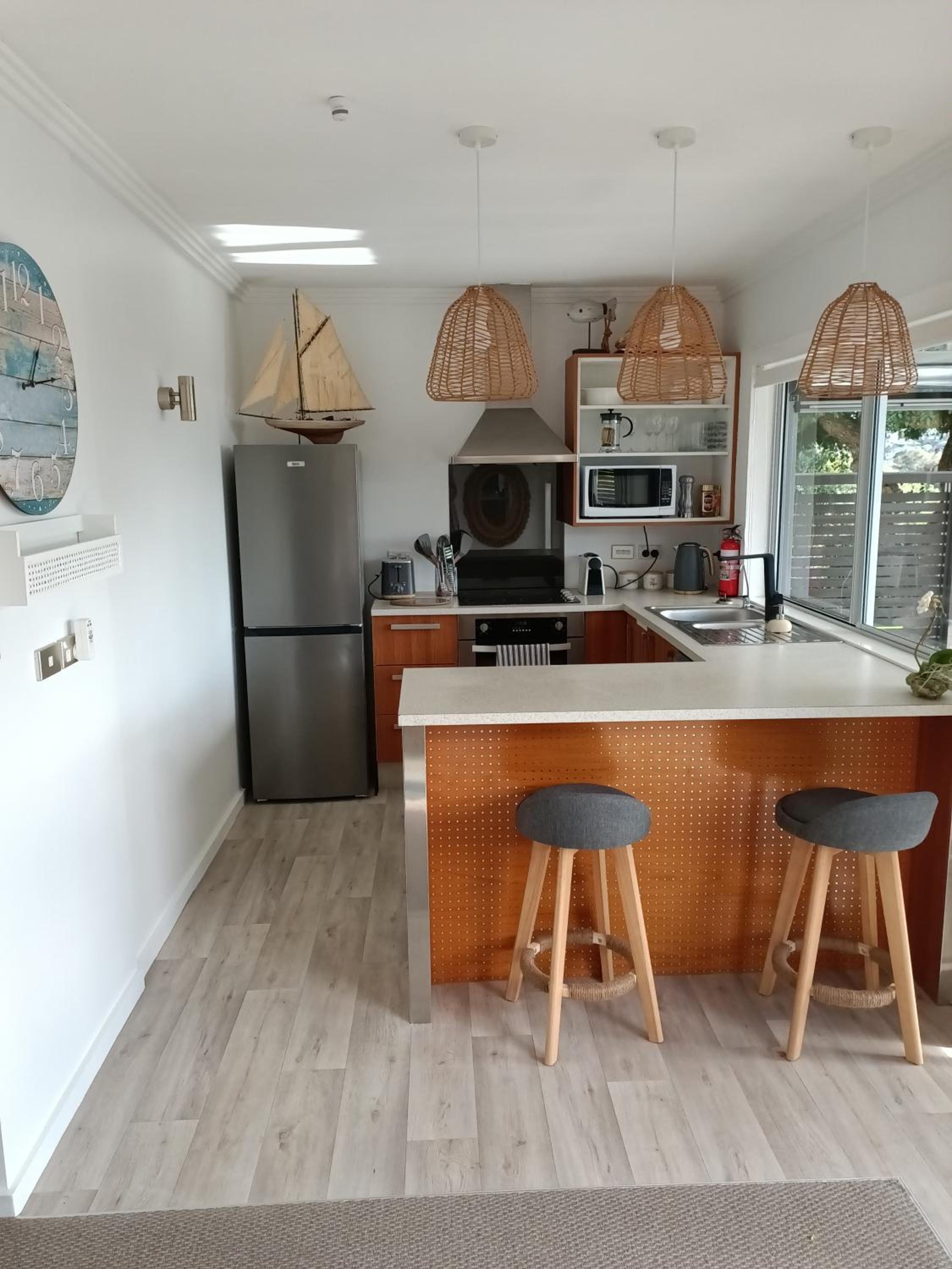 Adorable Beach Unit Stanmore Bay view 4