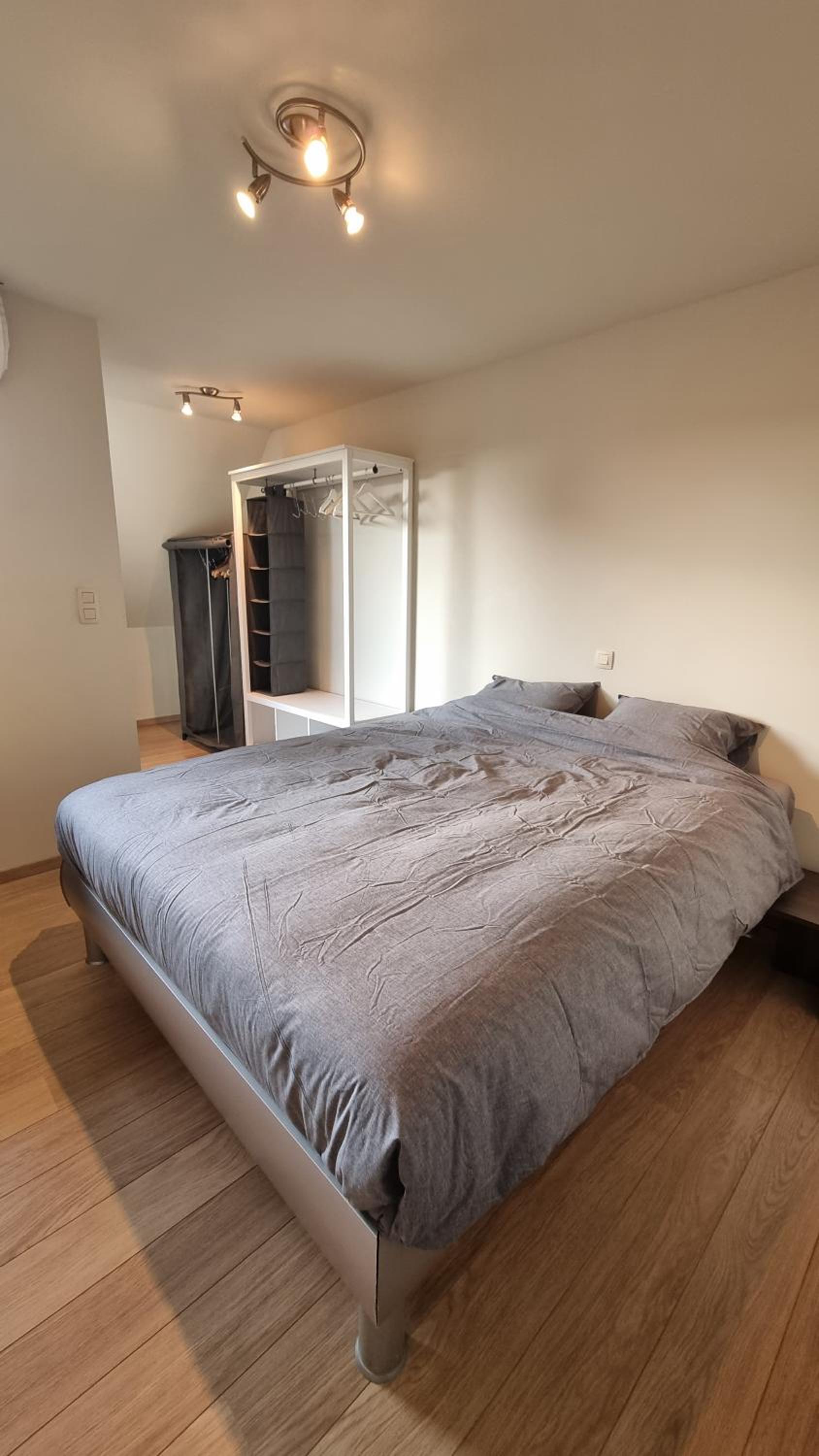 Sans Souci Superior - Ruim, lichtrijk appartement met privé parking