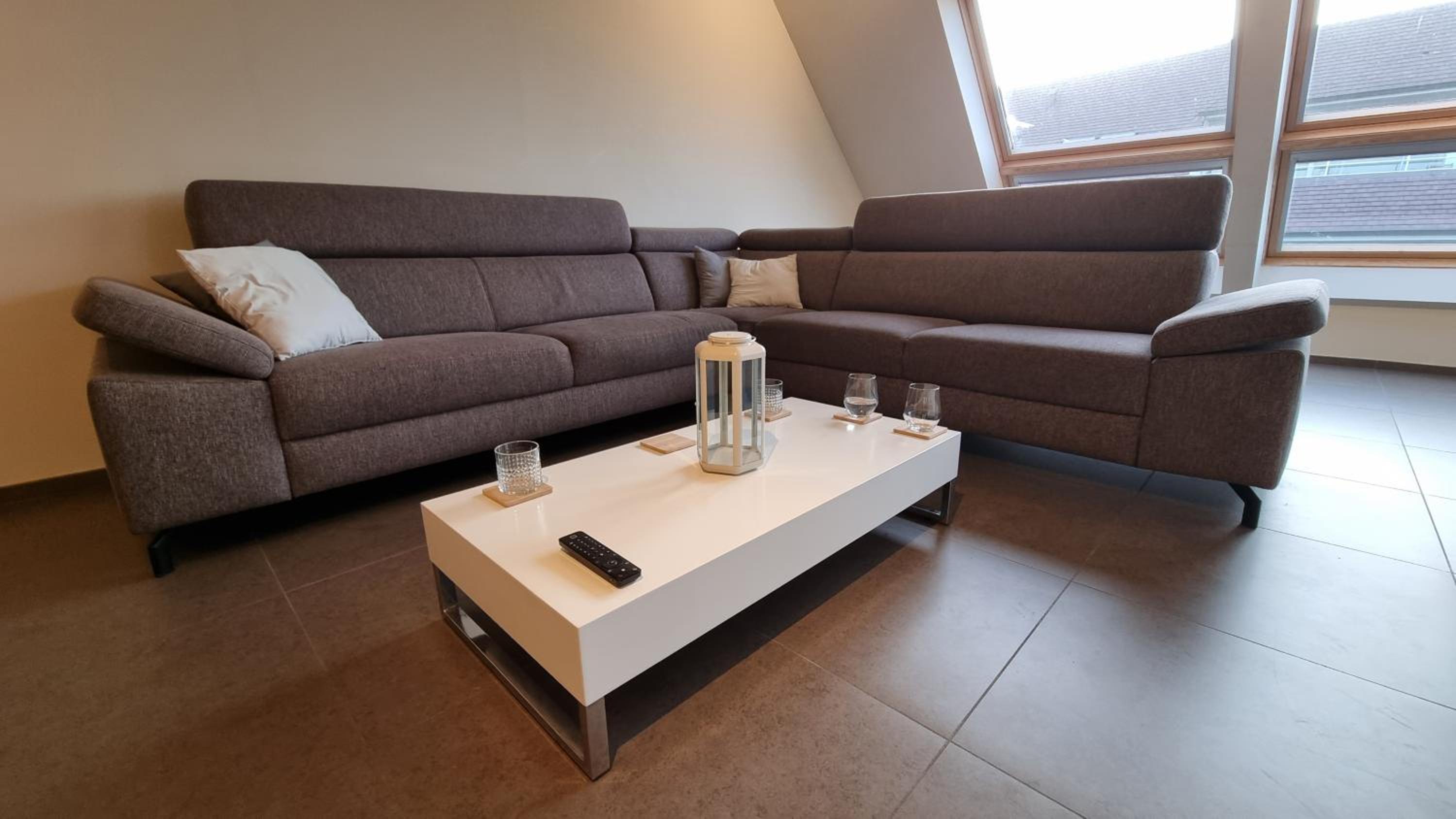 Sans Souci Superior - Ruim, lichtrijk appartement met privé parking