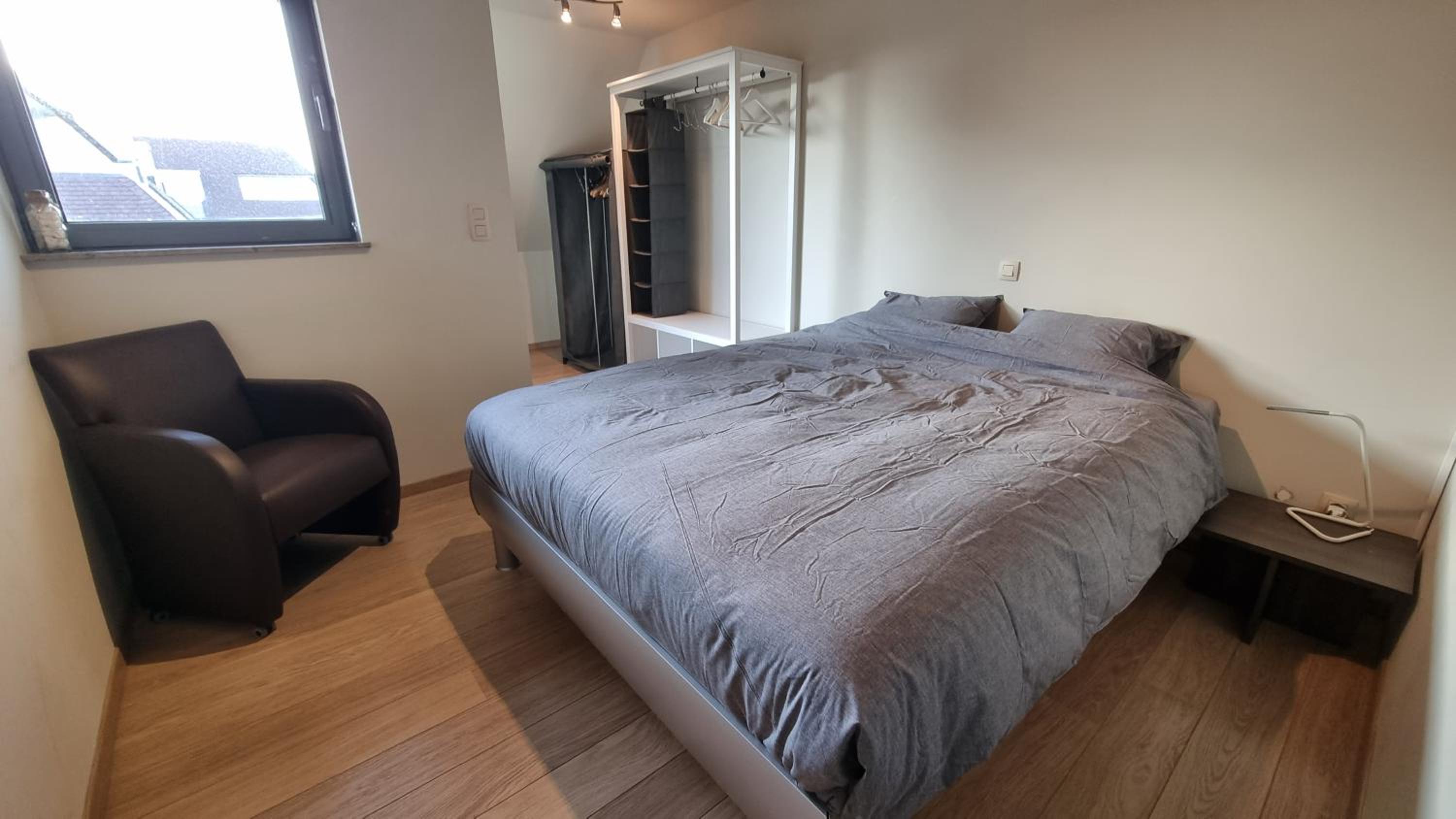 Sans Souci Superior - Ruim, lichtrijk appartement met privé parking