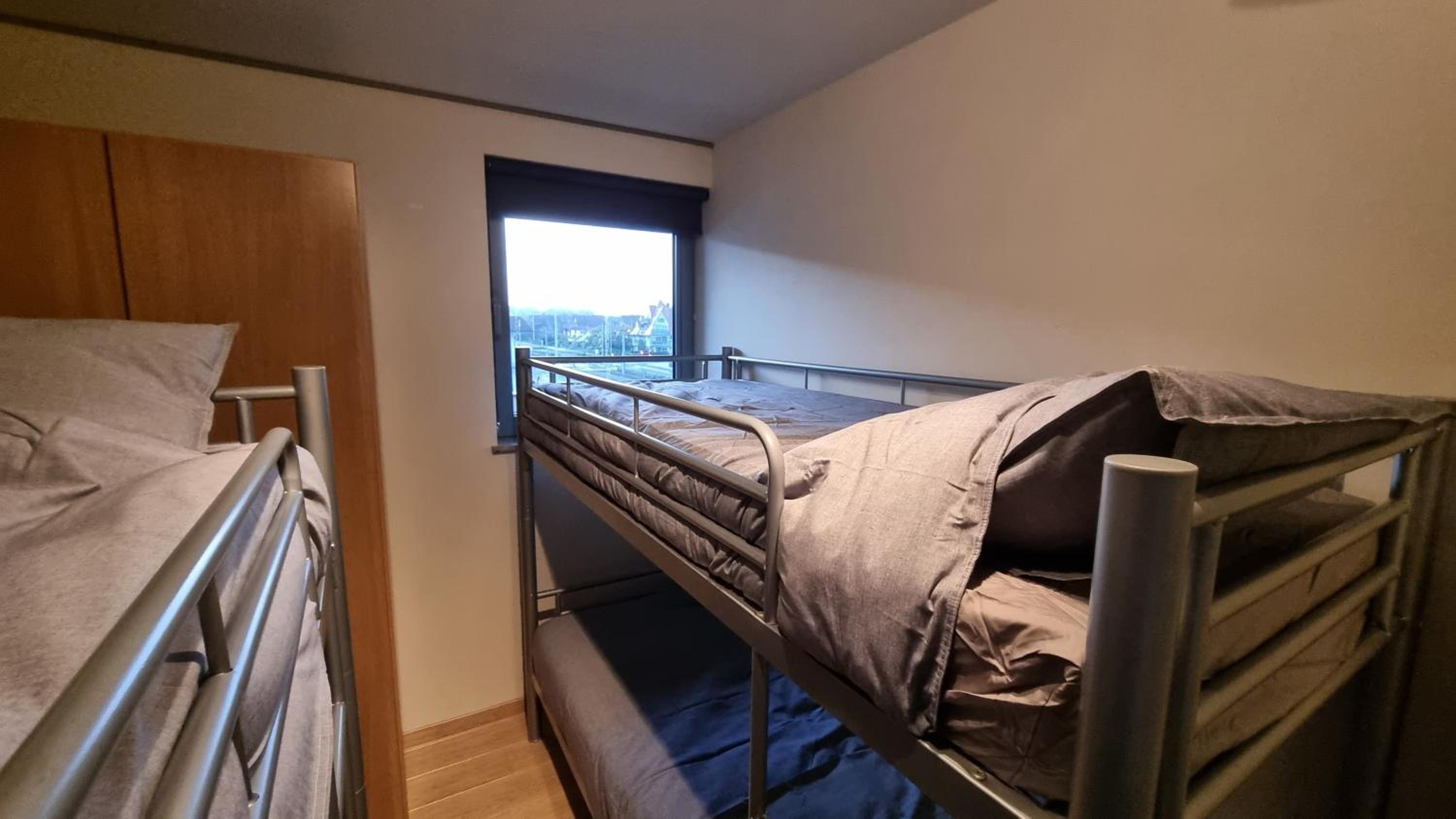 Sans Souci Superior - Ruim, lichtrijk appartement met privé parking