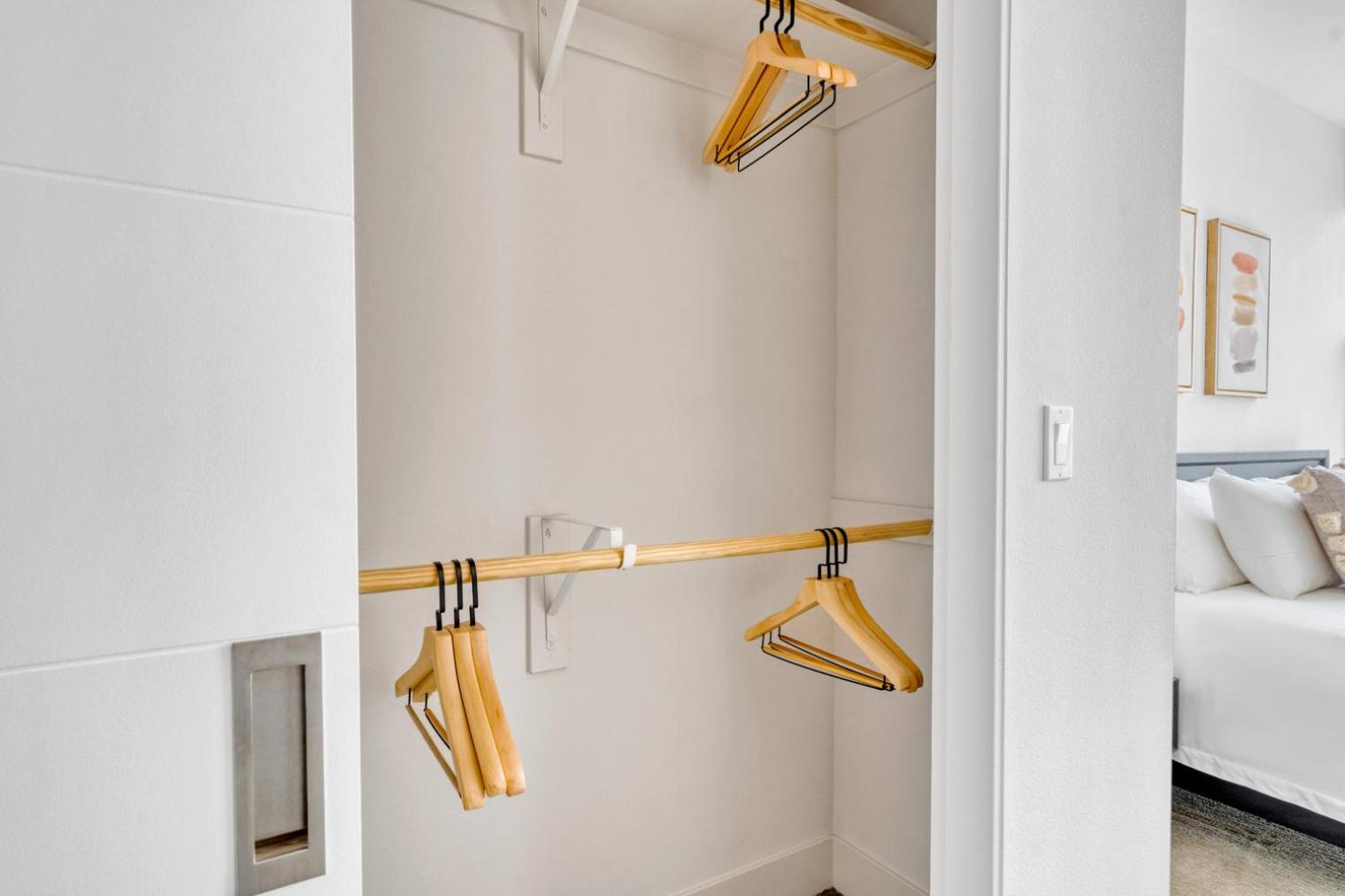 Redwood City 1BR w Gym WD nr Caltrain SFO-916 - Property Image 24