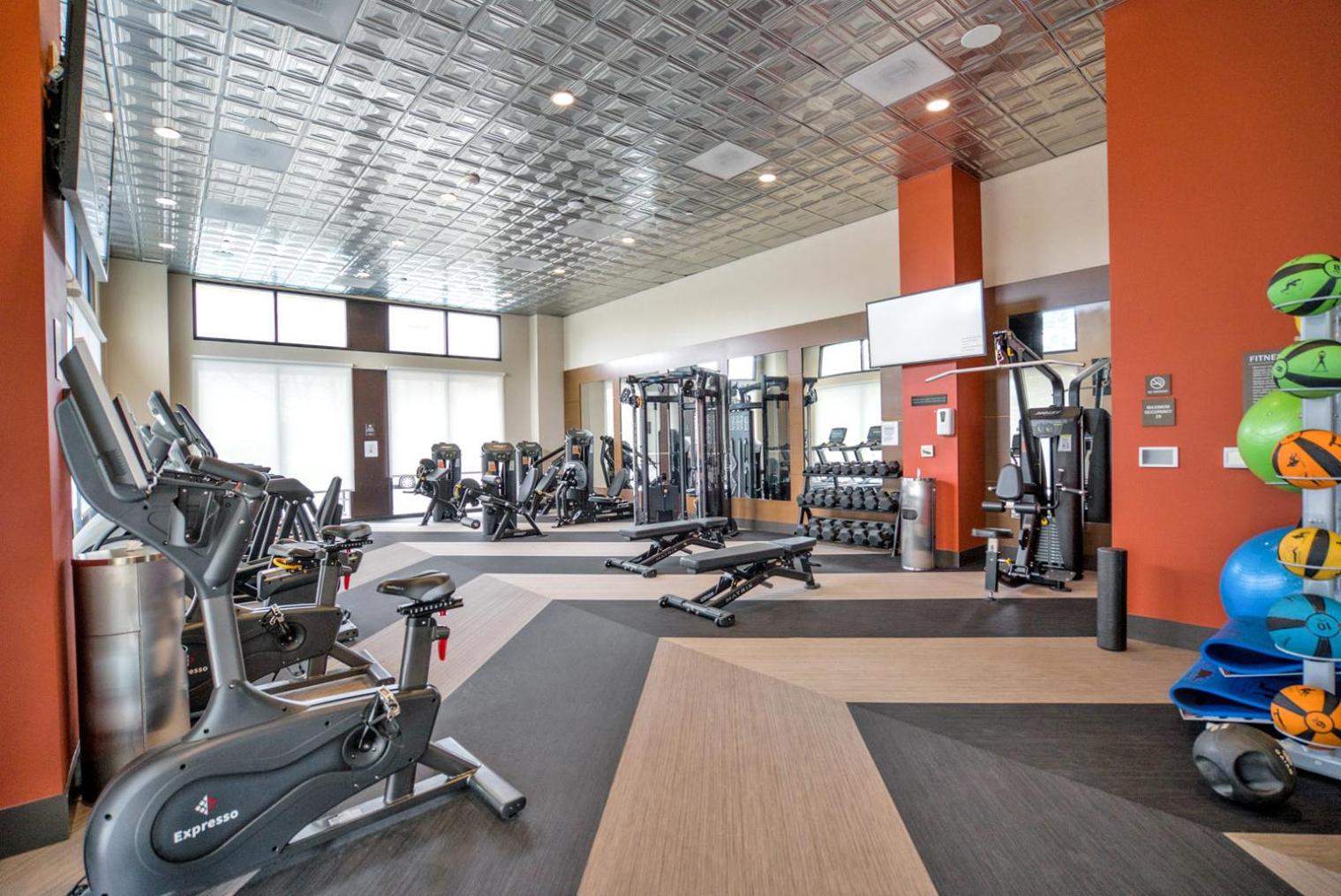 Redwood City 1BR w Gym WD nr Caltrain SFO-916 - Property Image 18