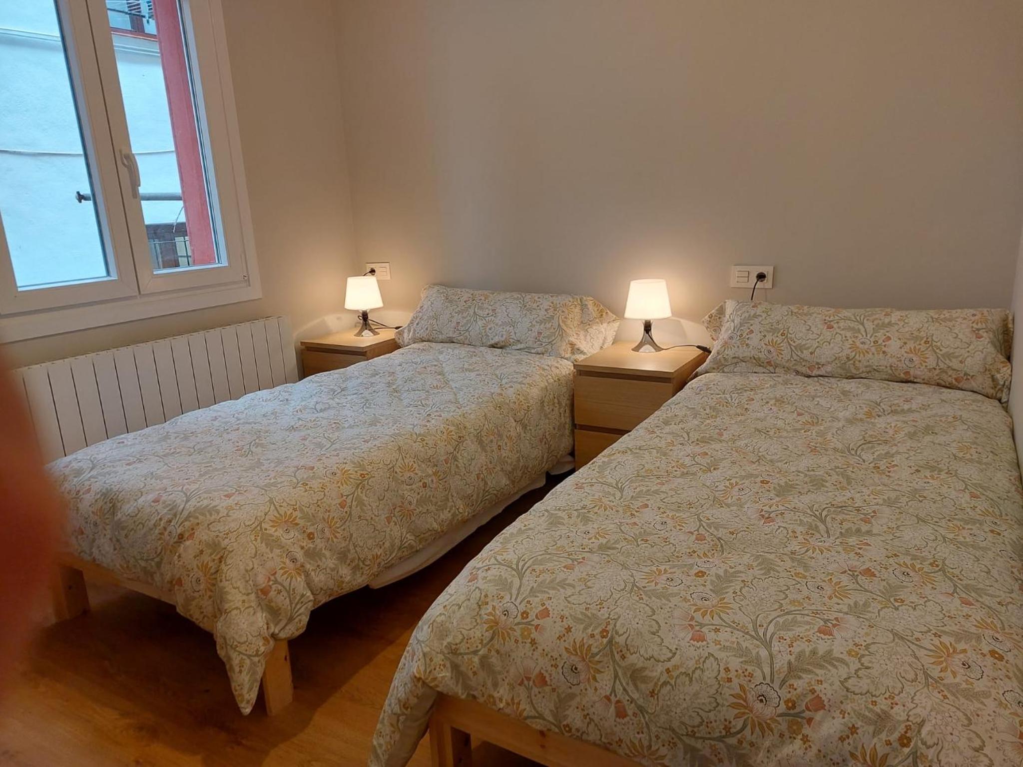 Habitación en apartamento con zonas comunes compartida H3