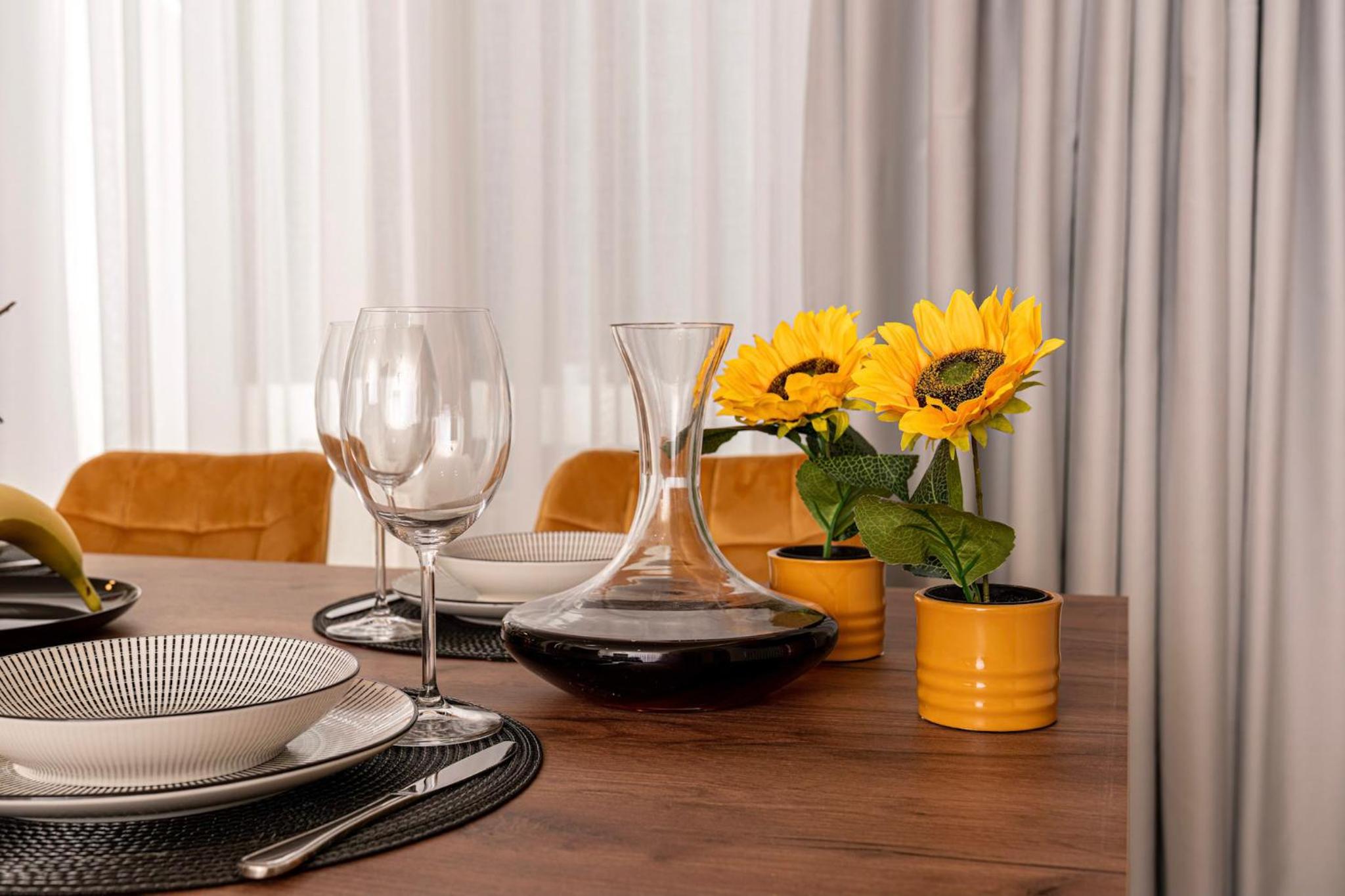 Luxury Town Center Suite, Β1