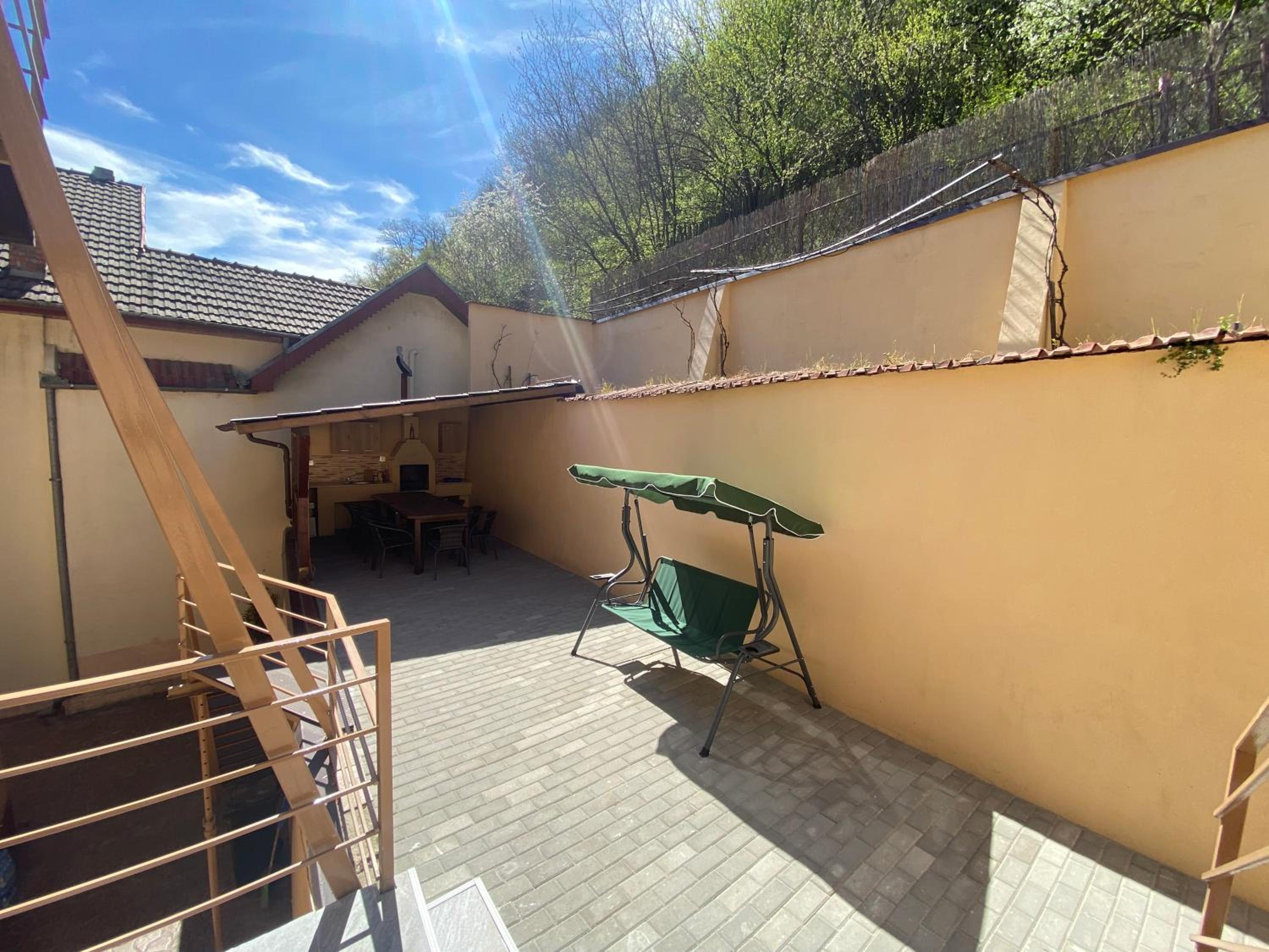 Casa Bașu view 2