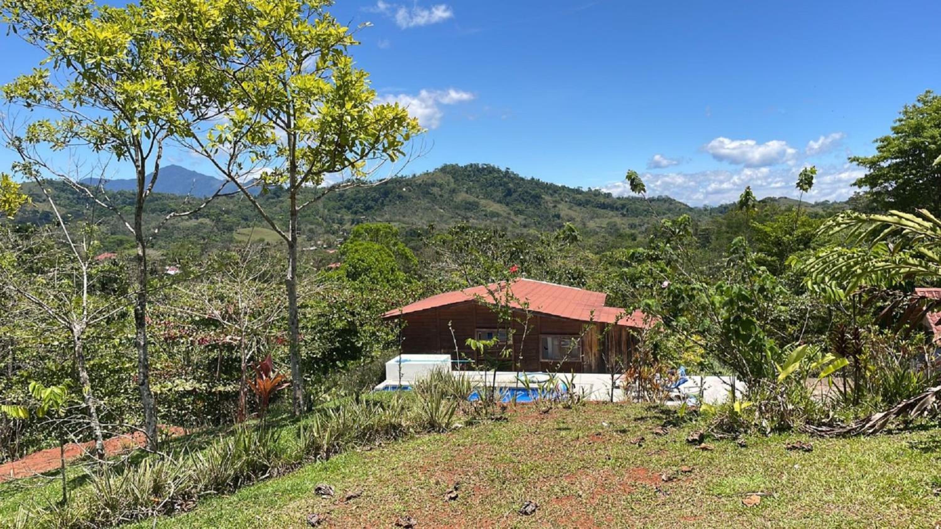Jaco-Carara 3 bdrm surrounded by rainforest with private pool