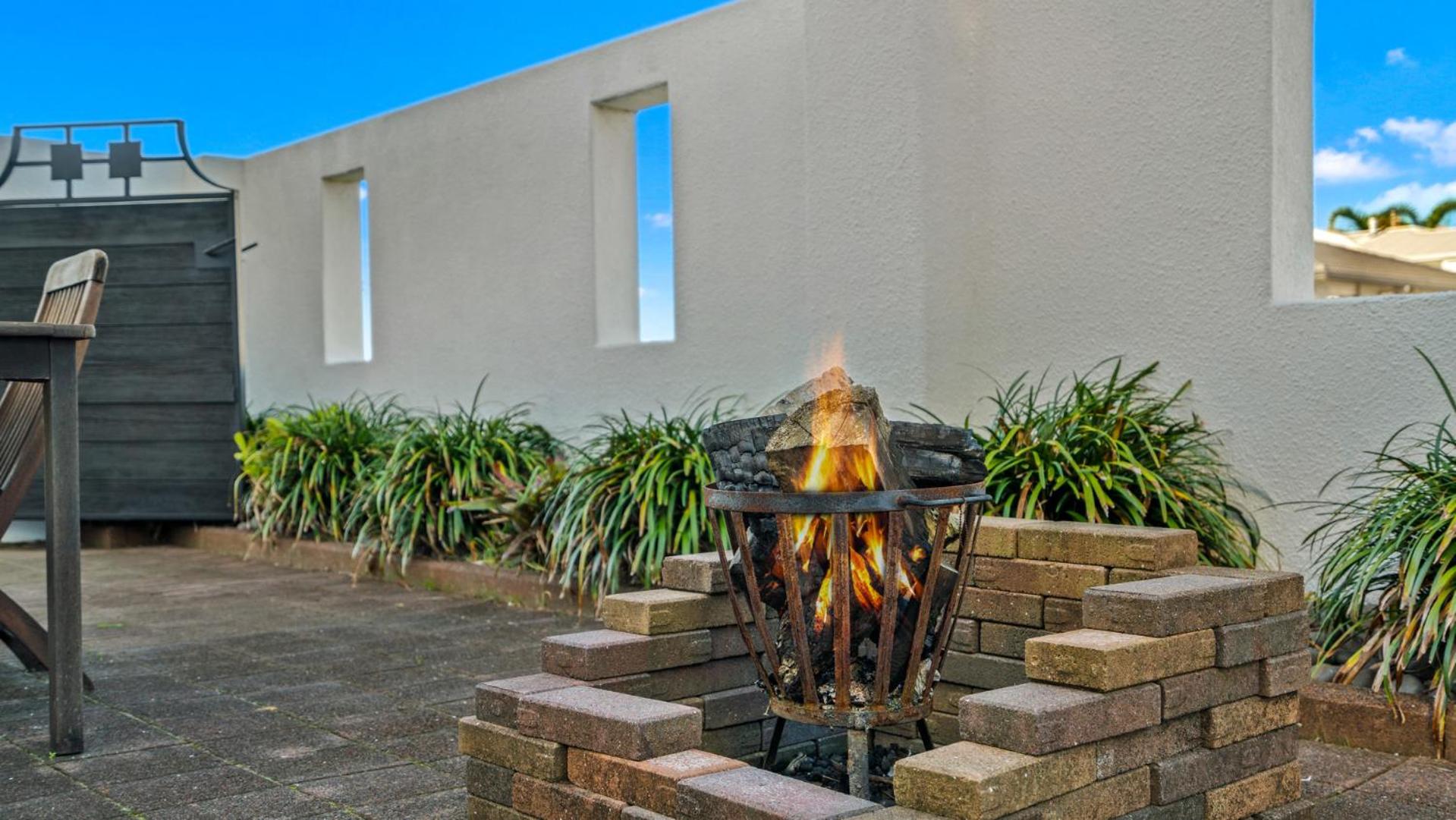 Upsides and Good Vibes - Mount Maunganui Unit view 3