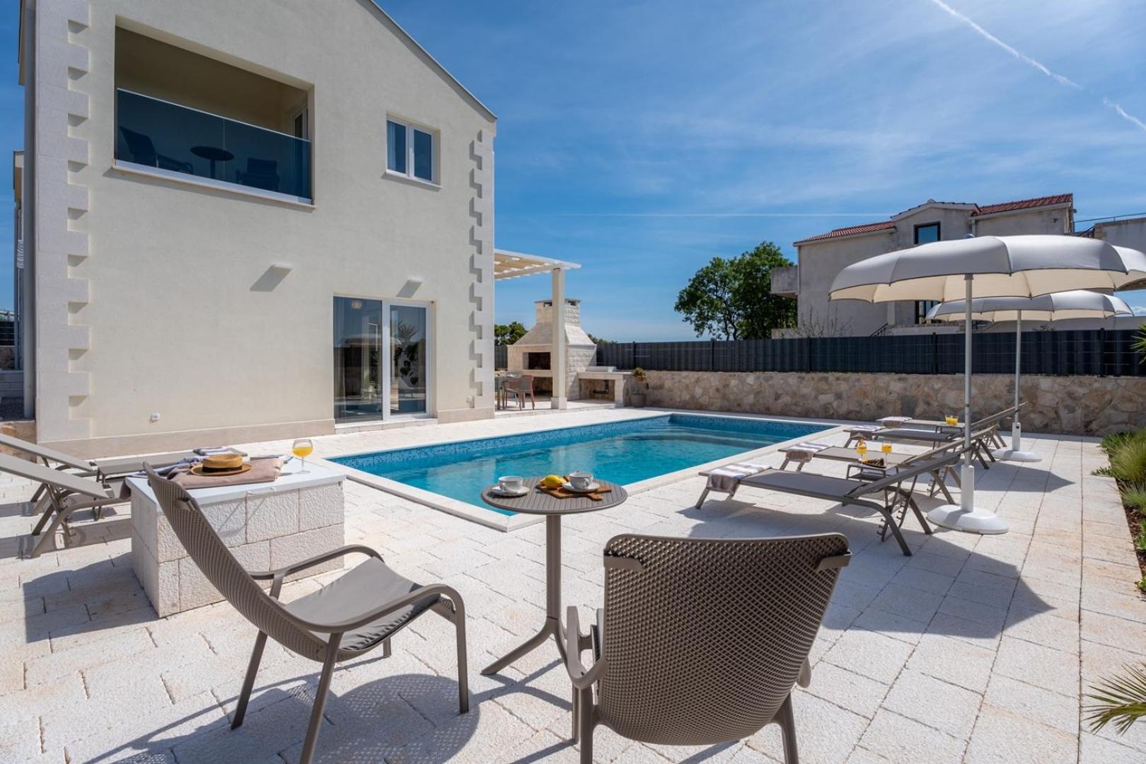 Villa Ora with Heated pool, Whirlpool, 4 bedrooms view 4