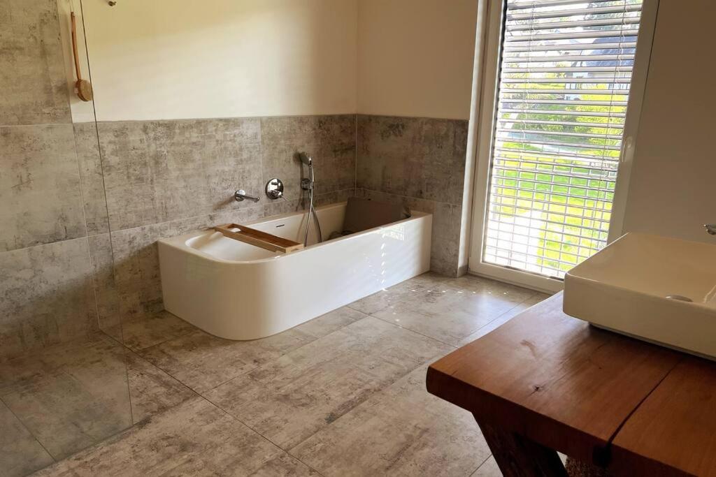 Forest Retreat nahe Köln- 160 m2, 2 Schlafzimmer, Wallbox und Blick ins Naturschutzgebiet view 4