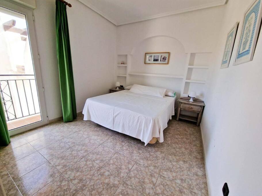 On top floor, with big terrace view 2
