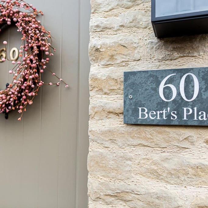 Luxury 2 bedroom cottage in the Cotswolds view 2