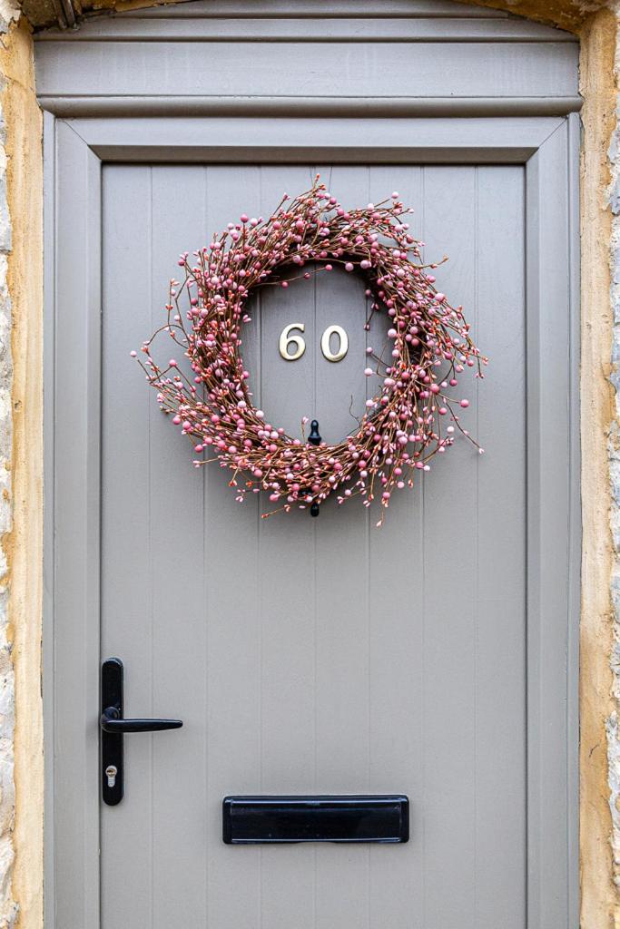 Luxury 2 bedroom cottage in the Cotswolds view 5
