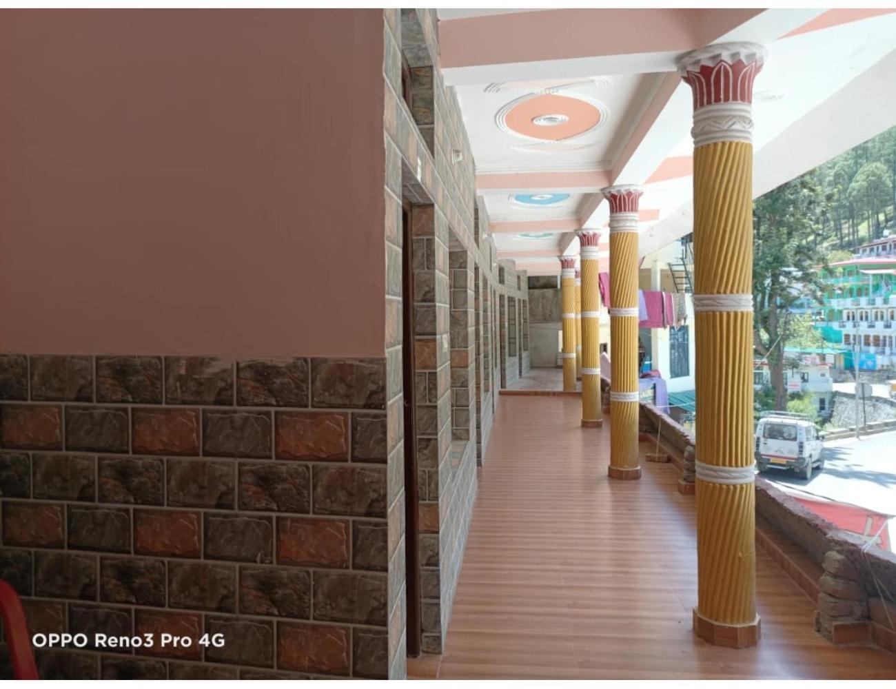 Hotel Kanak Palace, Barkot