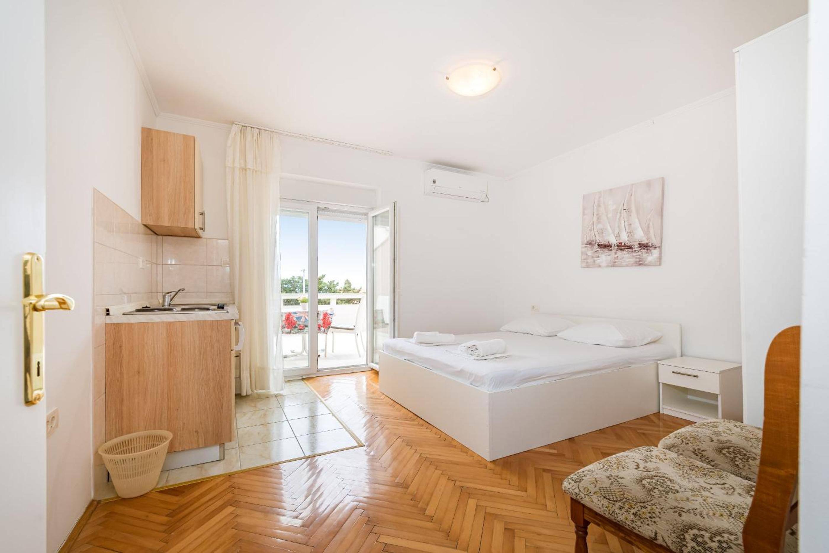 Studio Apartments Near Center