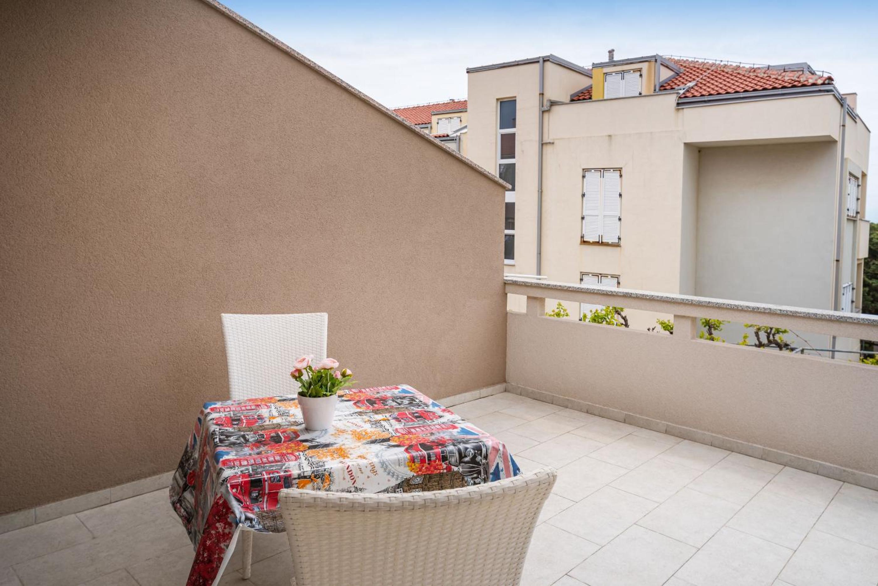 Studio Apartments Near Center
