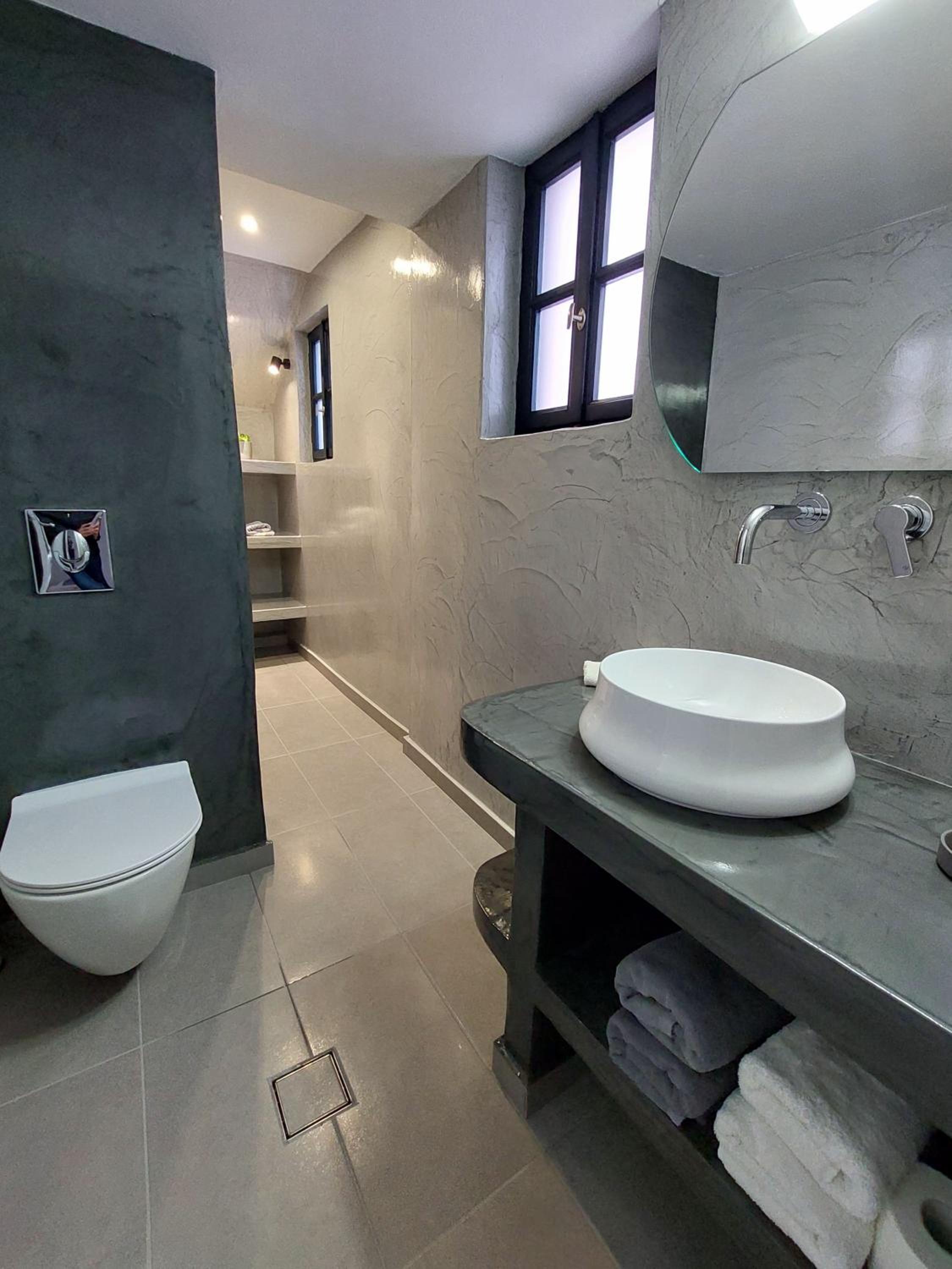 Anthonas Apartments