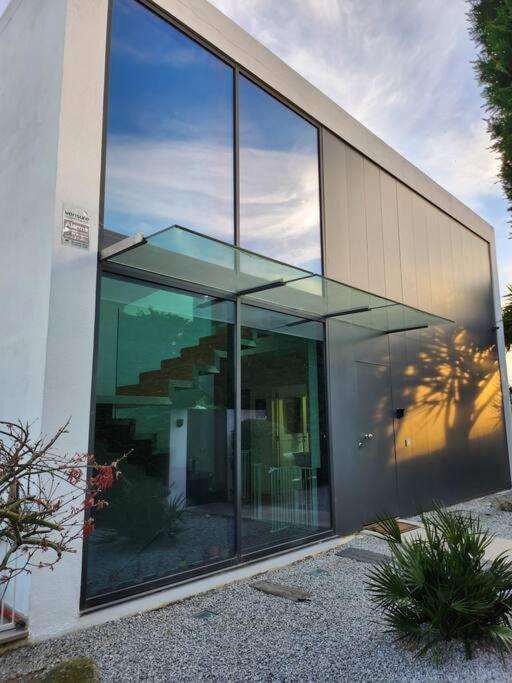 Hotel Modern Villa with Sea & River View Pool and Gym. - Image 1