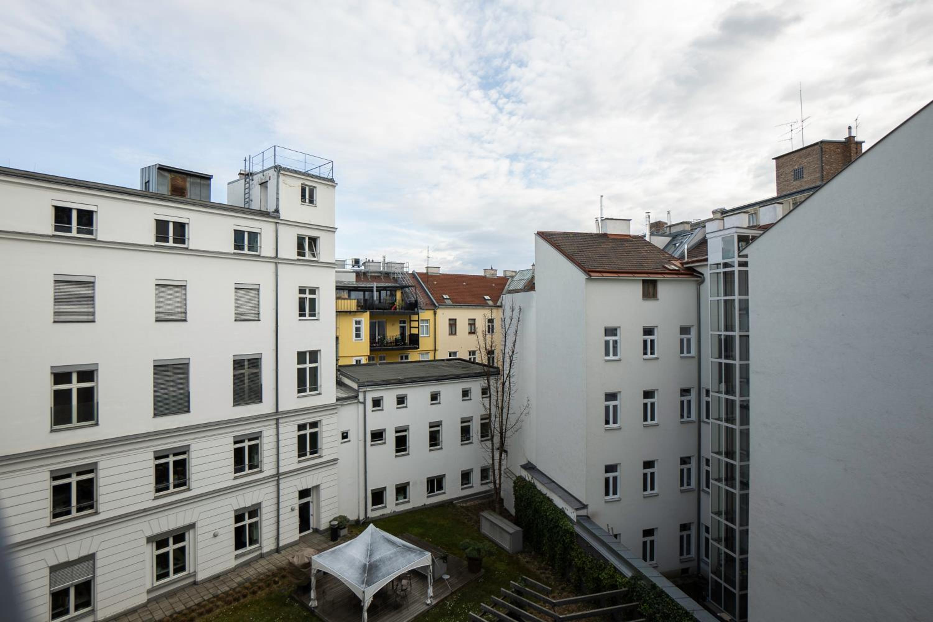 Bright stylish apartment with a huge terrace in a top location