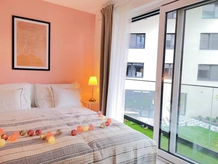 B104 - Liberty Bridge Lovely Home with Free parking view 2