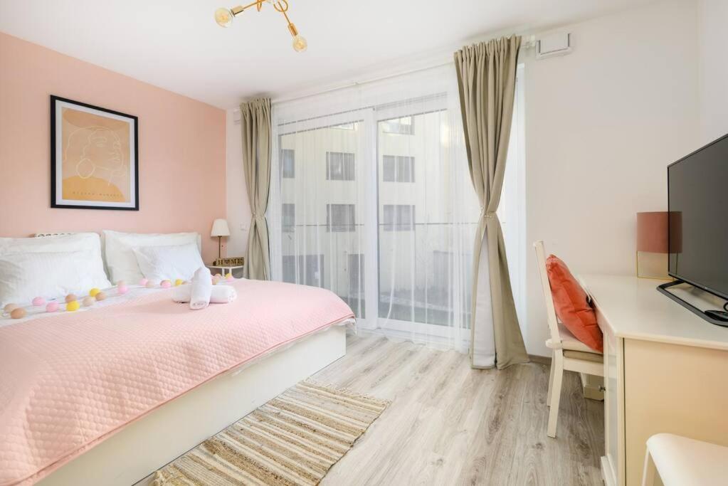 B104 - Liberty Bridge Lovely Home with Free parking view 3
