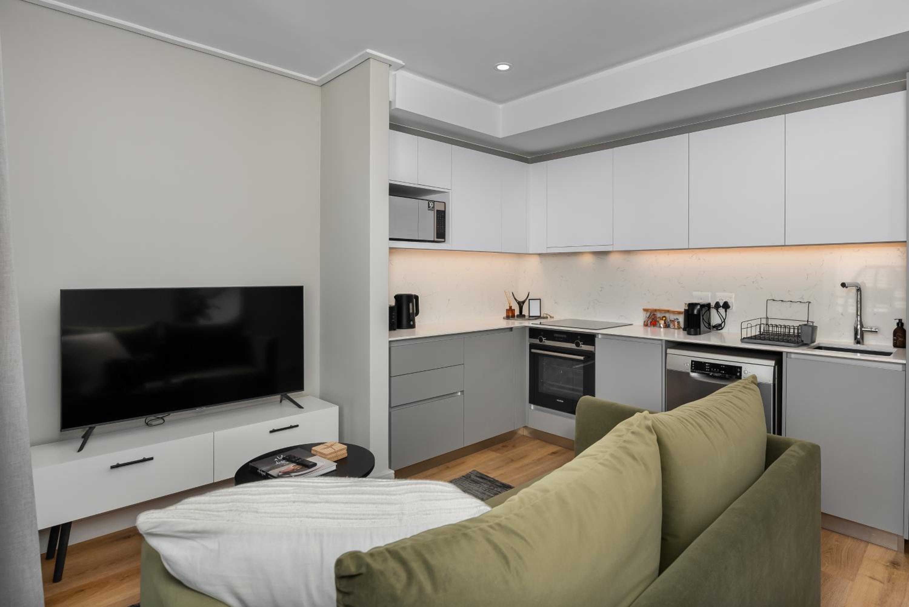 7 on Bantry Apartments view 3