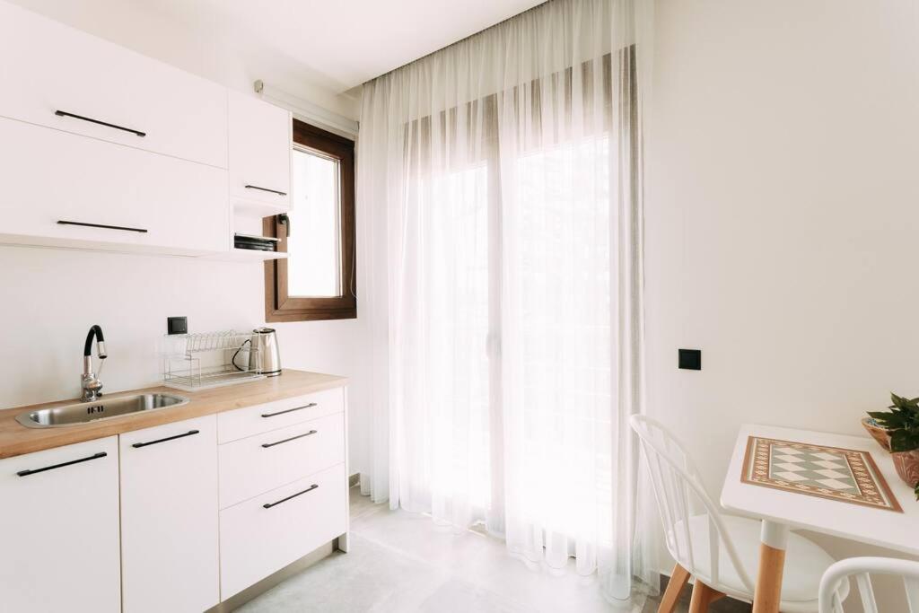 Glamorous Studio near Center