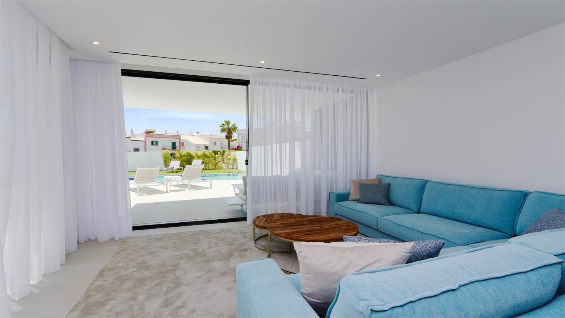 OneSixOne-Cleverdetails, Luxury villa, Sleeps 8 adults 2 children, Private pool and Jacuzzi view 4