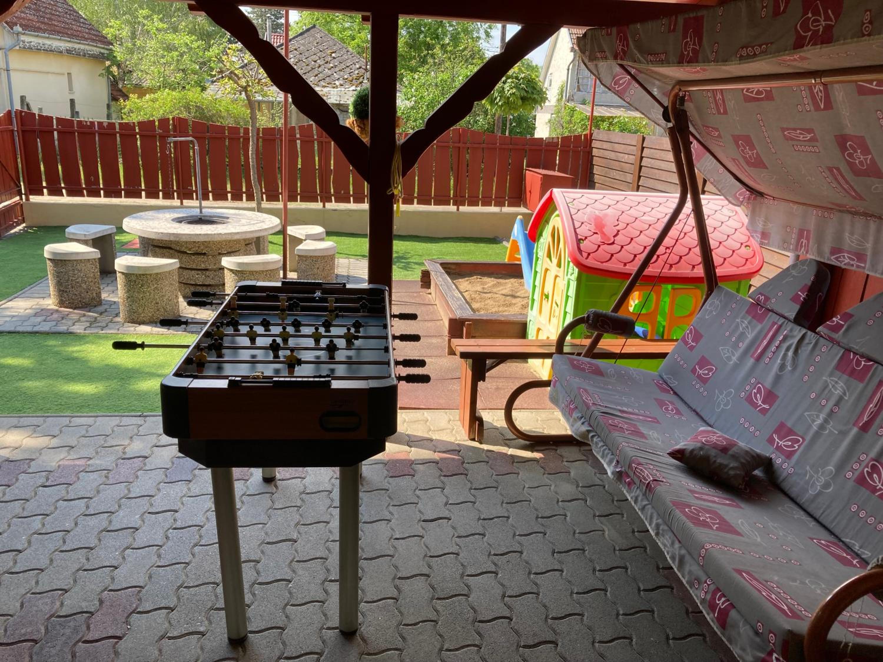 Photo 10