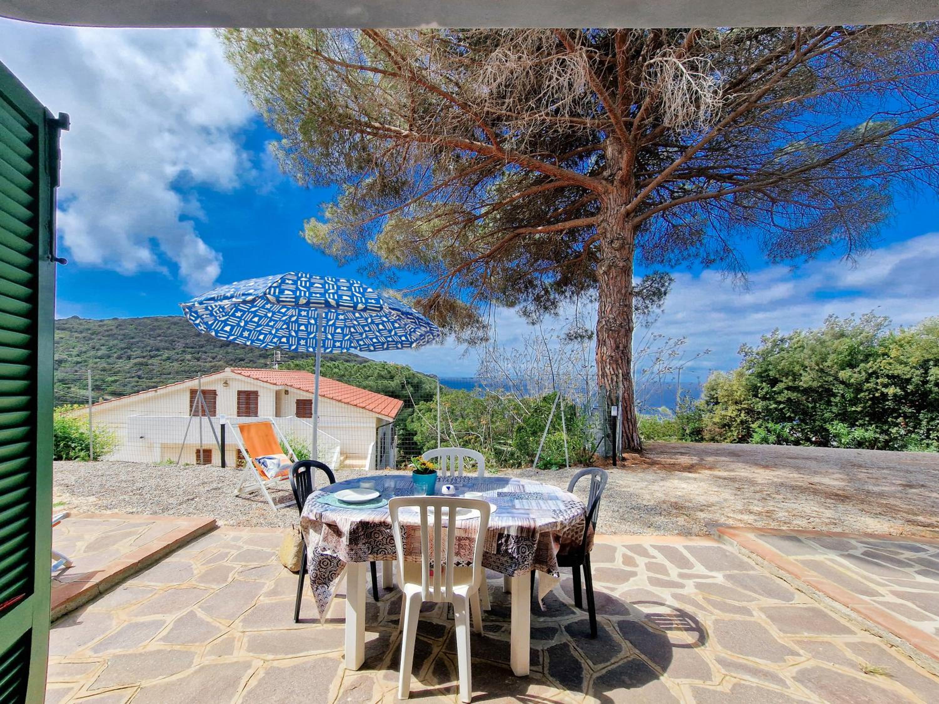 Villa Mirella Bilocale view 3