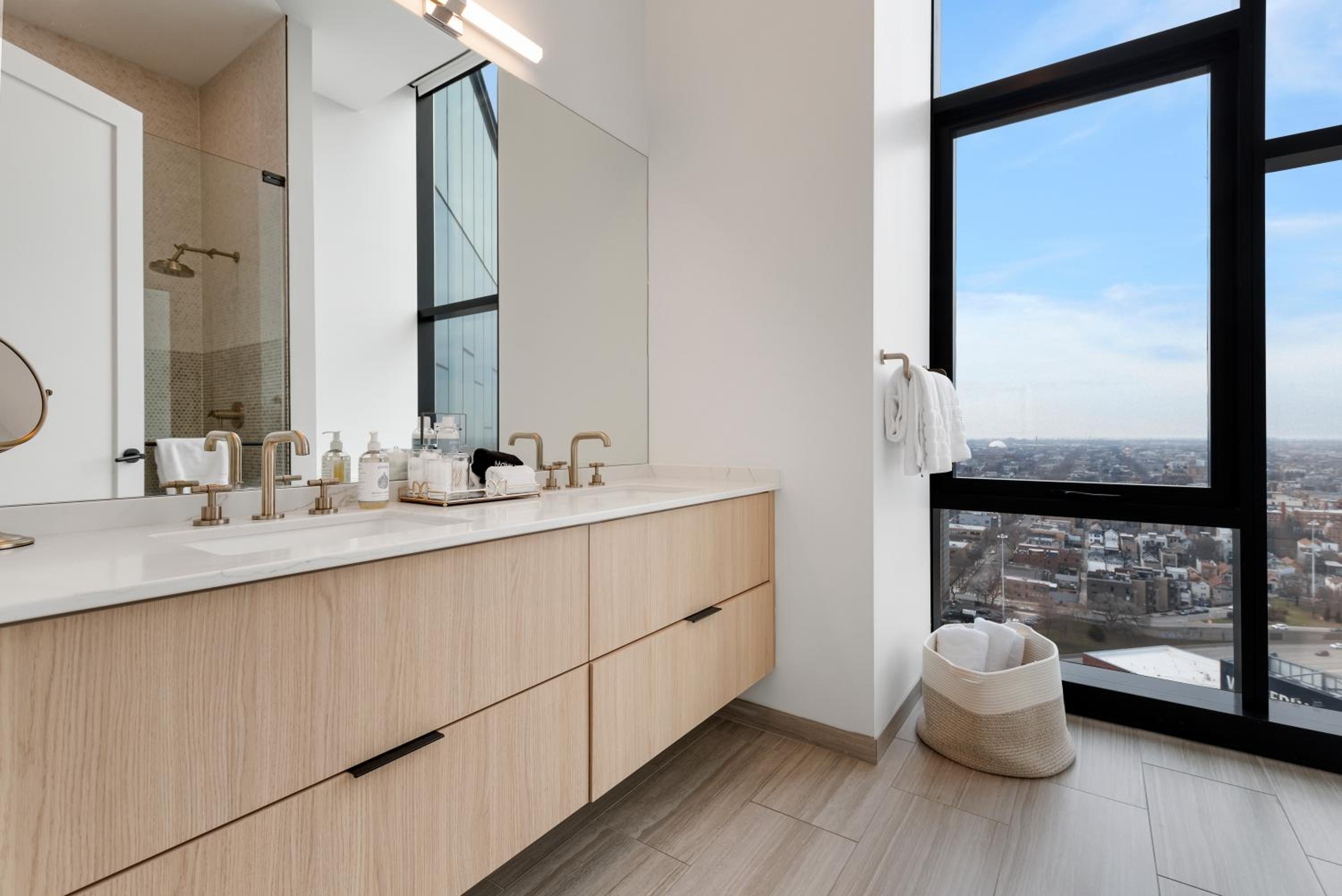 Avenir West Loop Penthouses with Iconic City Views photo 2