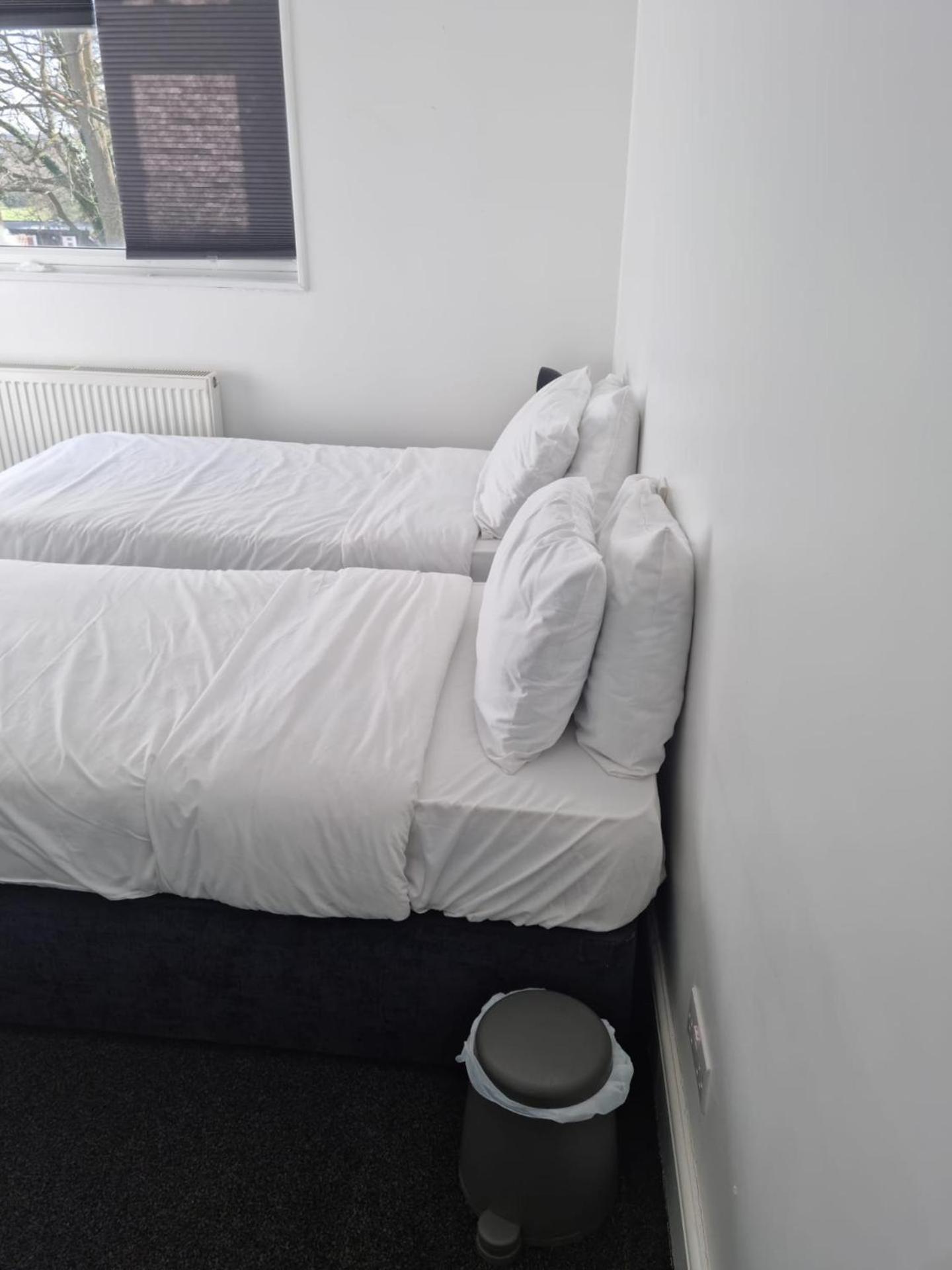4 Bedroom-Southampton-Sleeps 6- Garden view 4