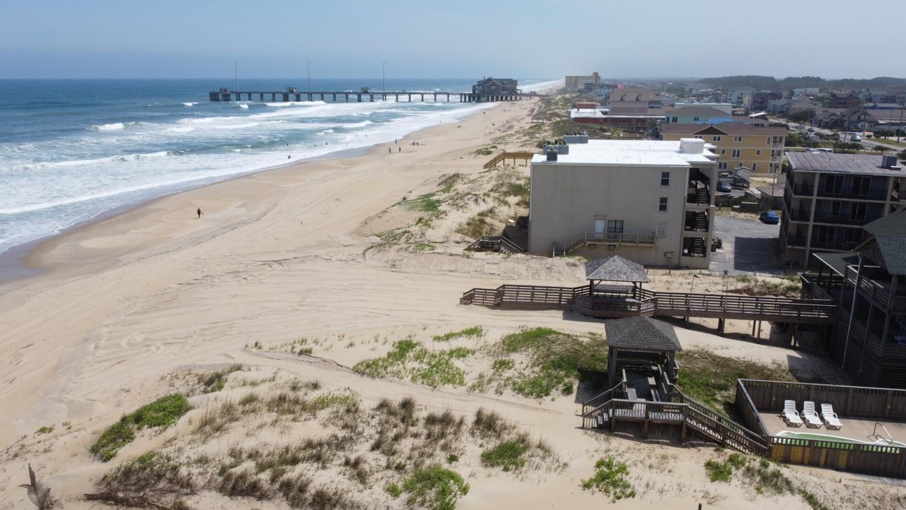 Savannah - Nags Head MP 16, Oceanfront, Direct Beach Access, Pool, Hot Tub, Pool Table