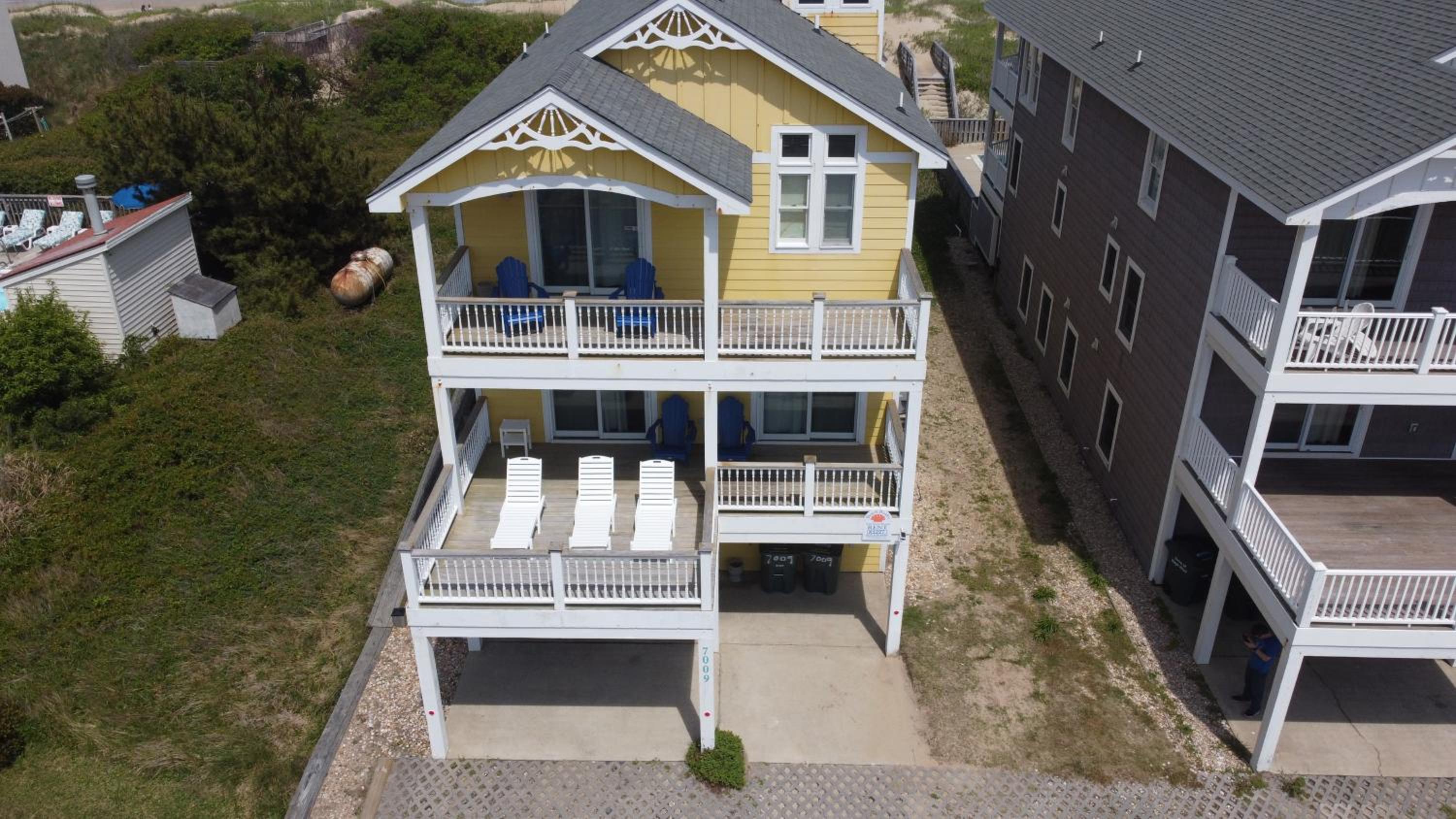 Savannah - Nags Head MP 16, Oceanfront, Direct Beach Access, Pool, Hot Tub, Pool Table