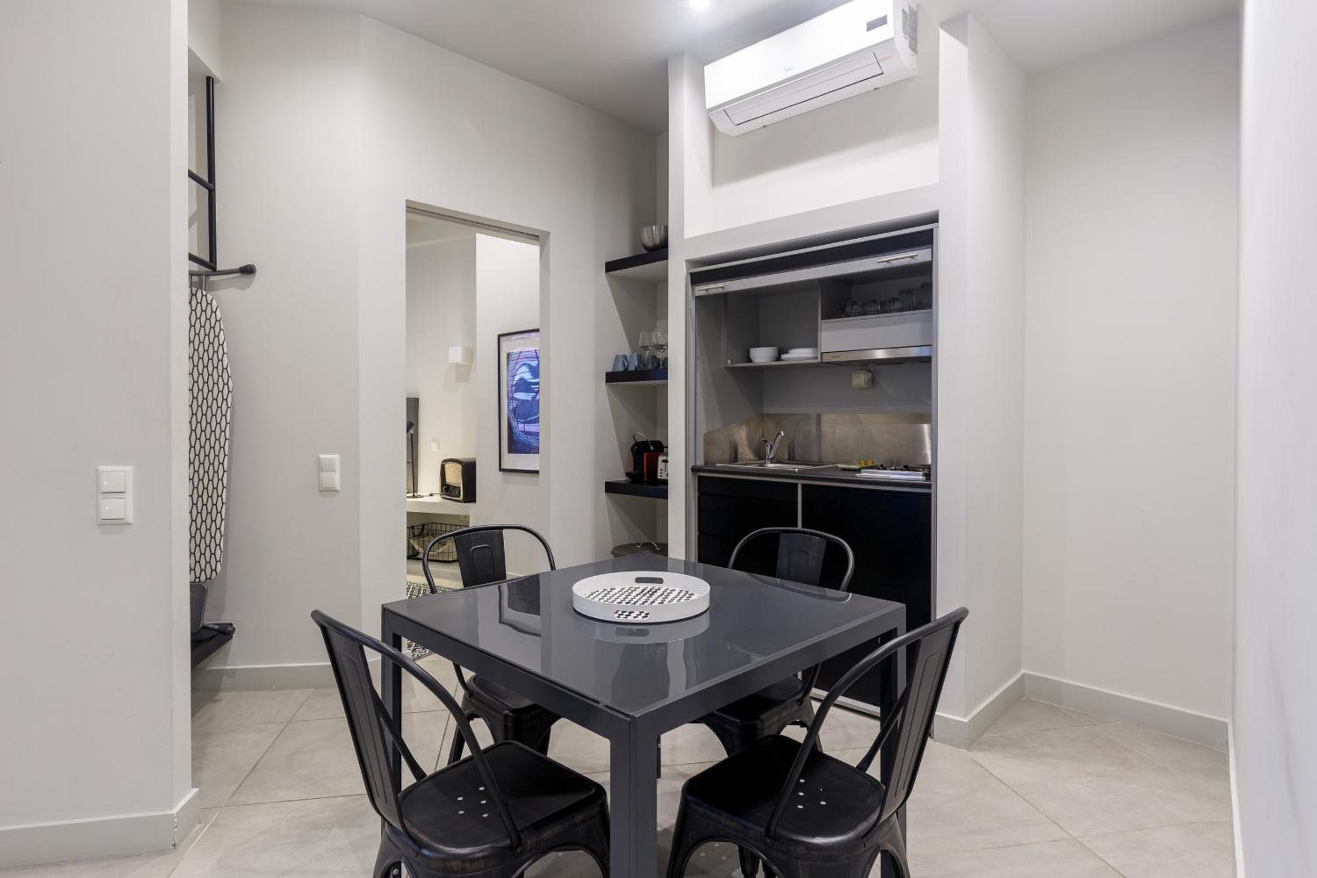 Entire Building in the Heart of Athens Sleeps 15 with Private Rooftop Terrace