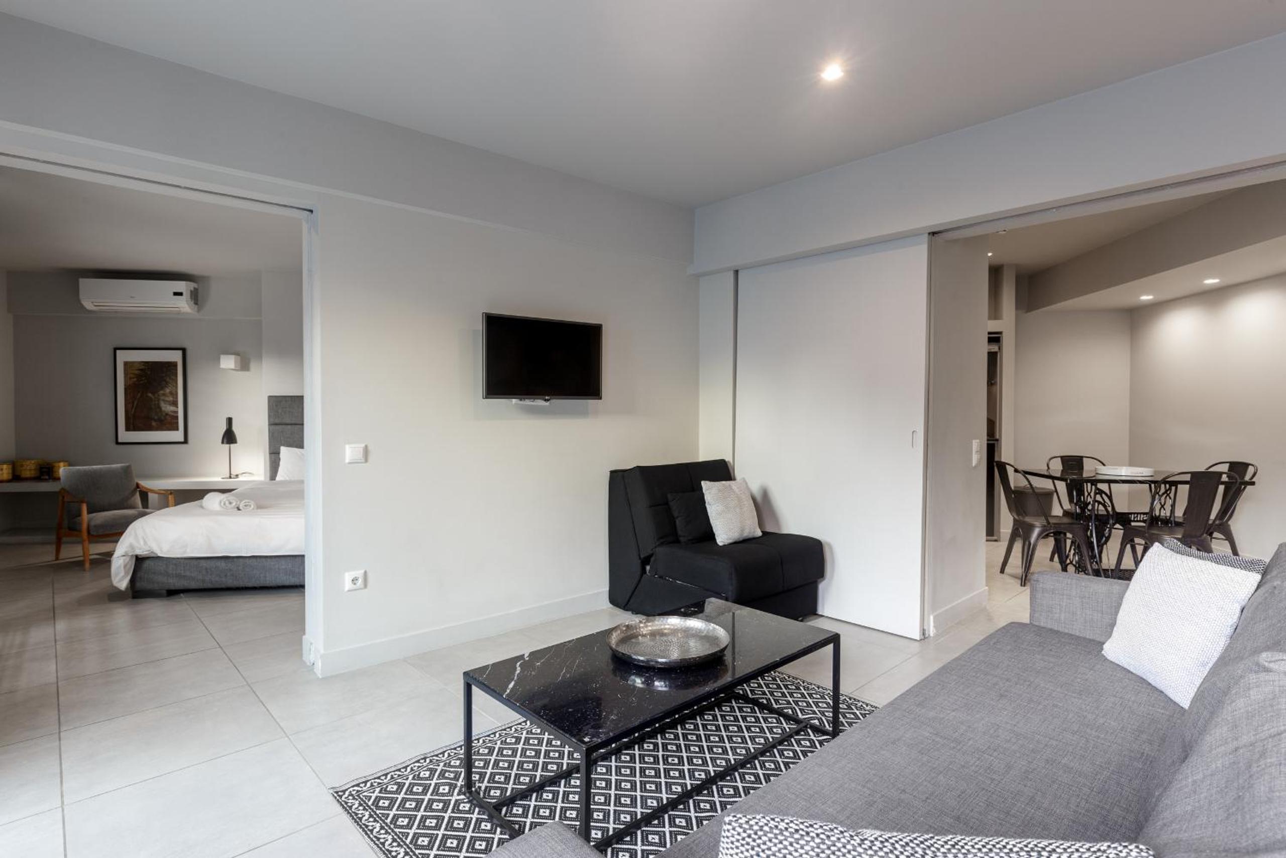 Entire Building in the Heart of Athens Sleeps 15 with Private Rooftop Terrace