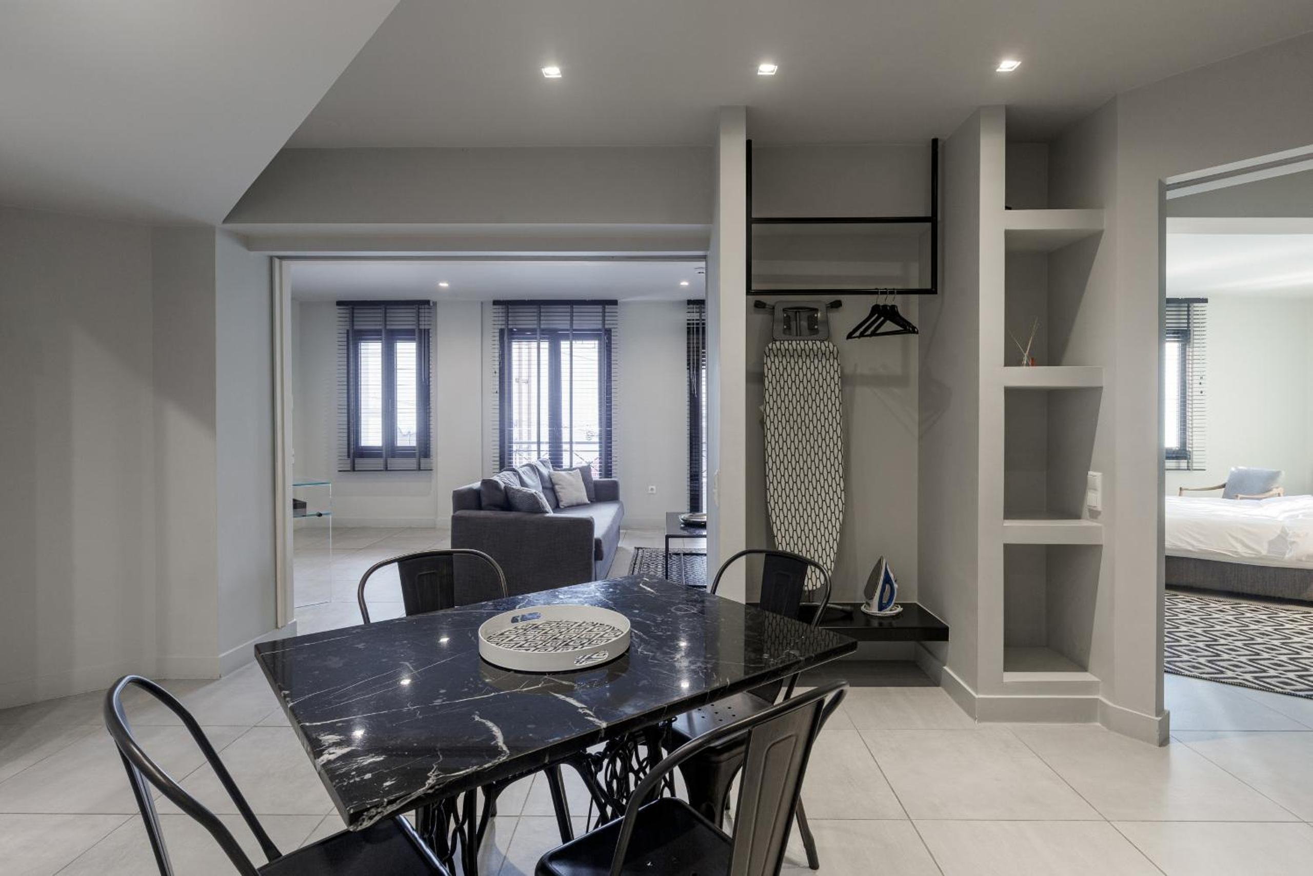 Entire Building in the Heart of Athens Sleeps 15 with Private Rooftop Terrace