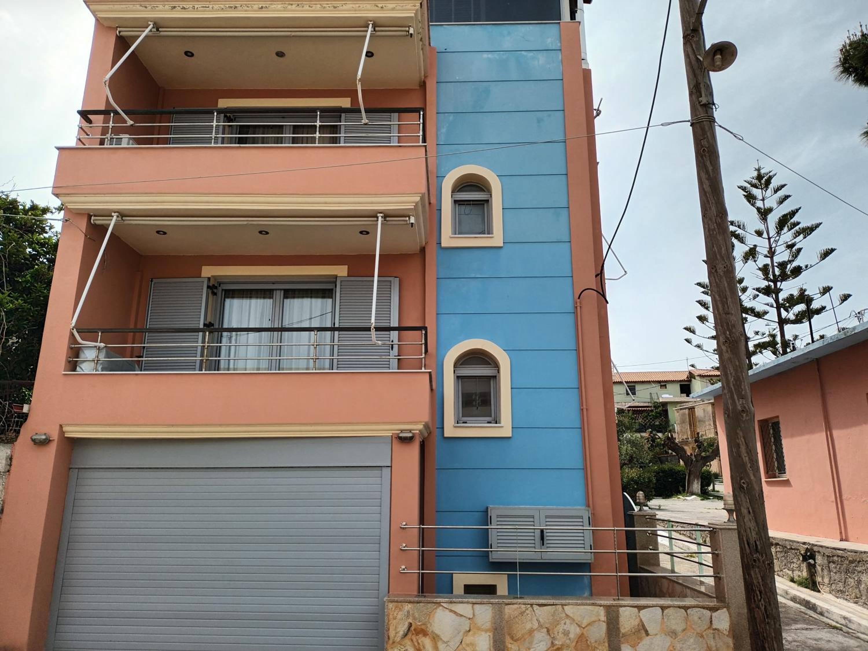LIVIERATOS APARTMENTS