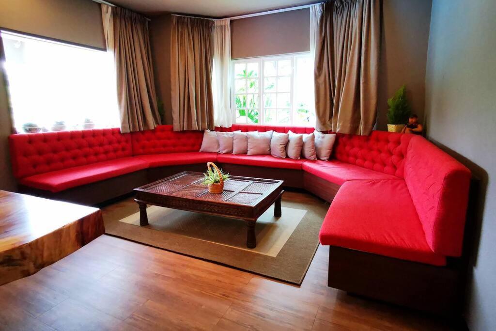 Tiara Golf Villa With Pool