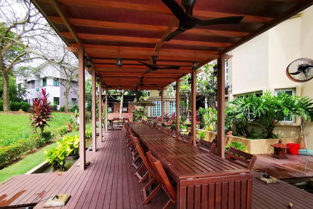 Tiara Golf Villa With Pool
