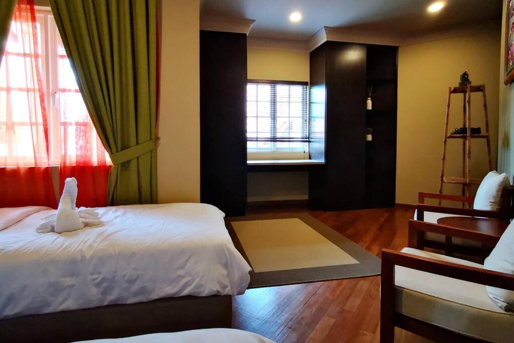 Tiara Golf Villa With Pool